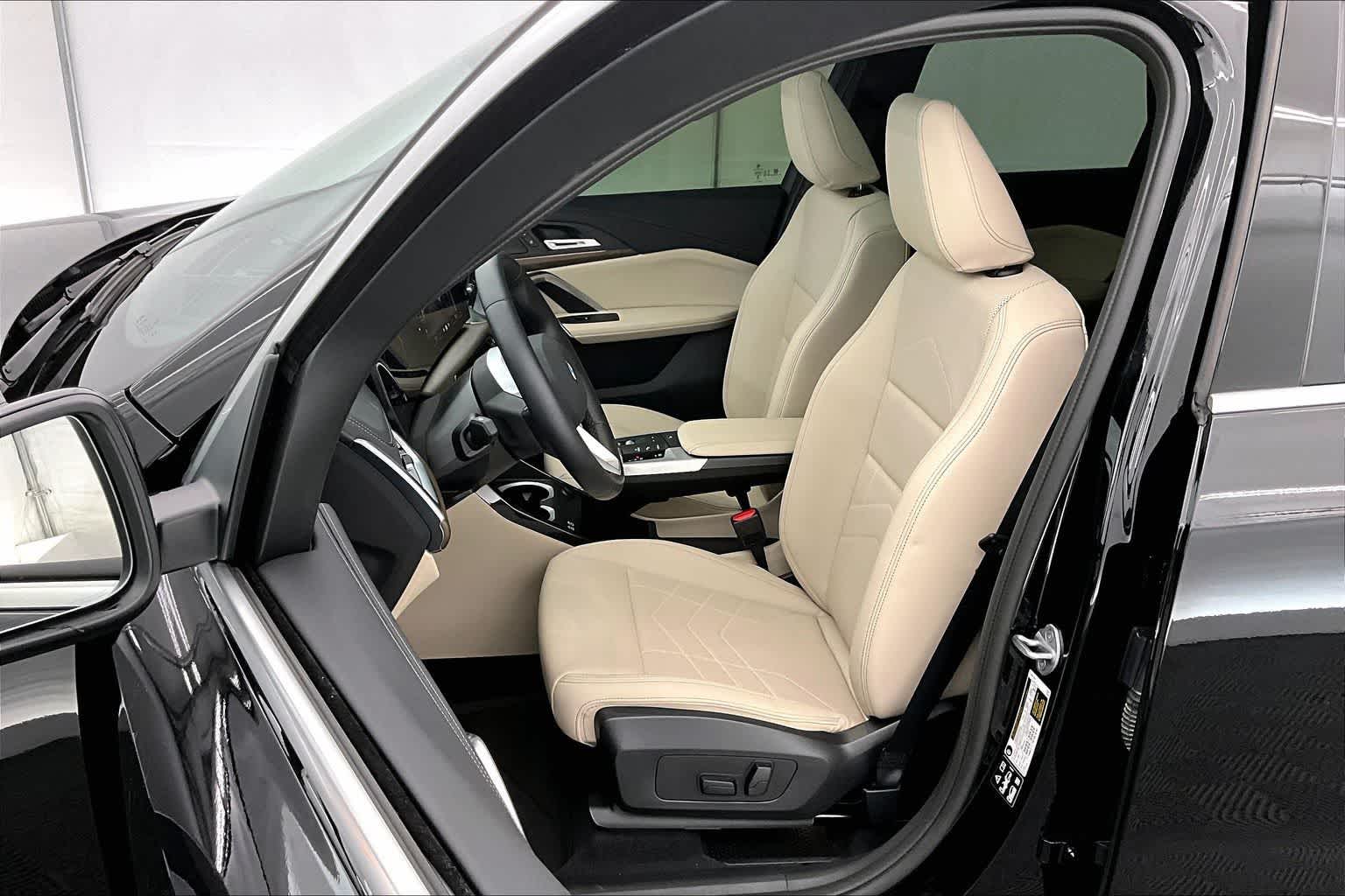 Thumbnail: 2025 BMW X1 - 11