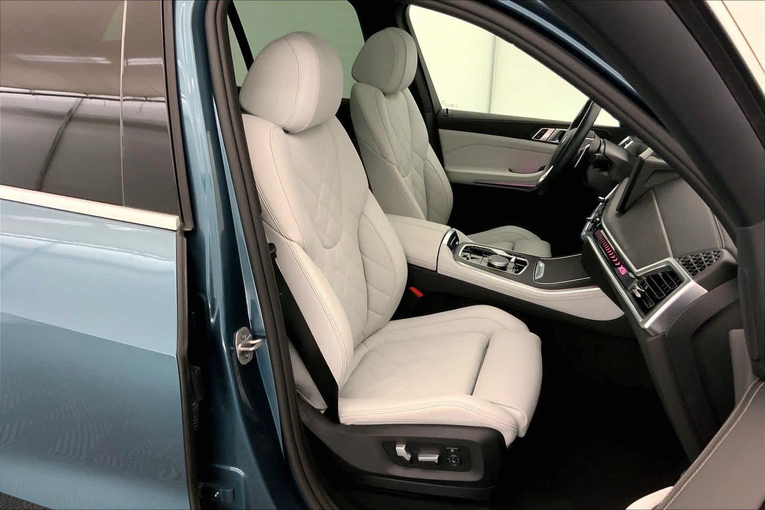 Thumbnail: 2025 BMW X5 - 13