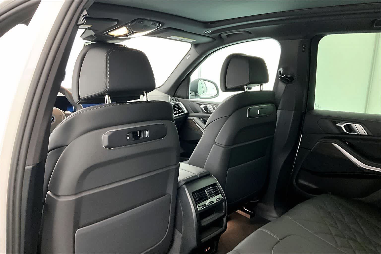Thumbnail: 2026 BMW X5 - 12