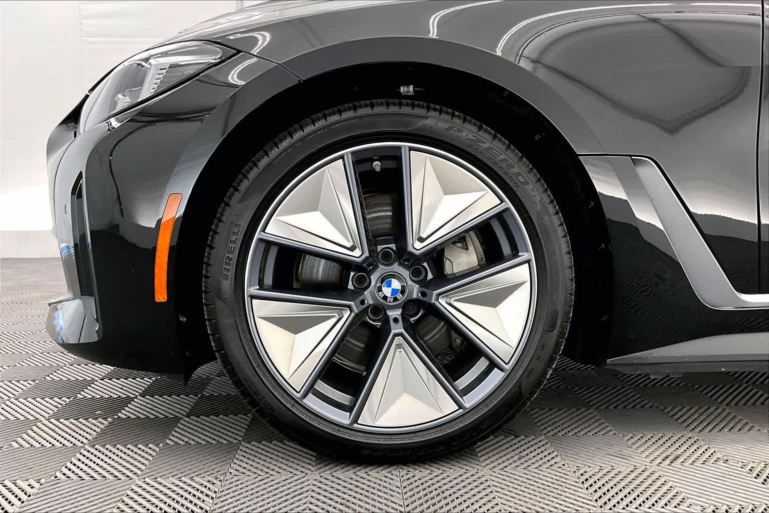 Thumbnail: 2025 BMW i4 - 8