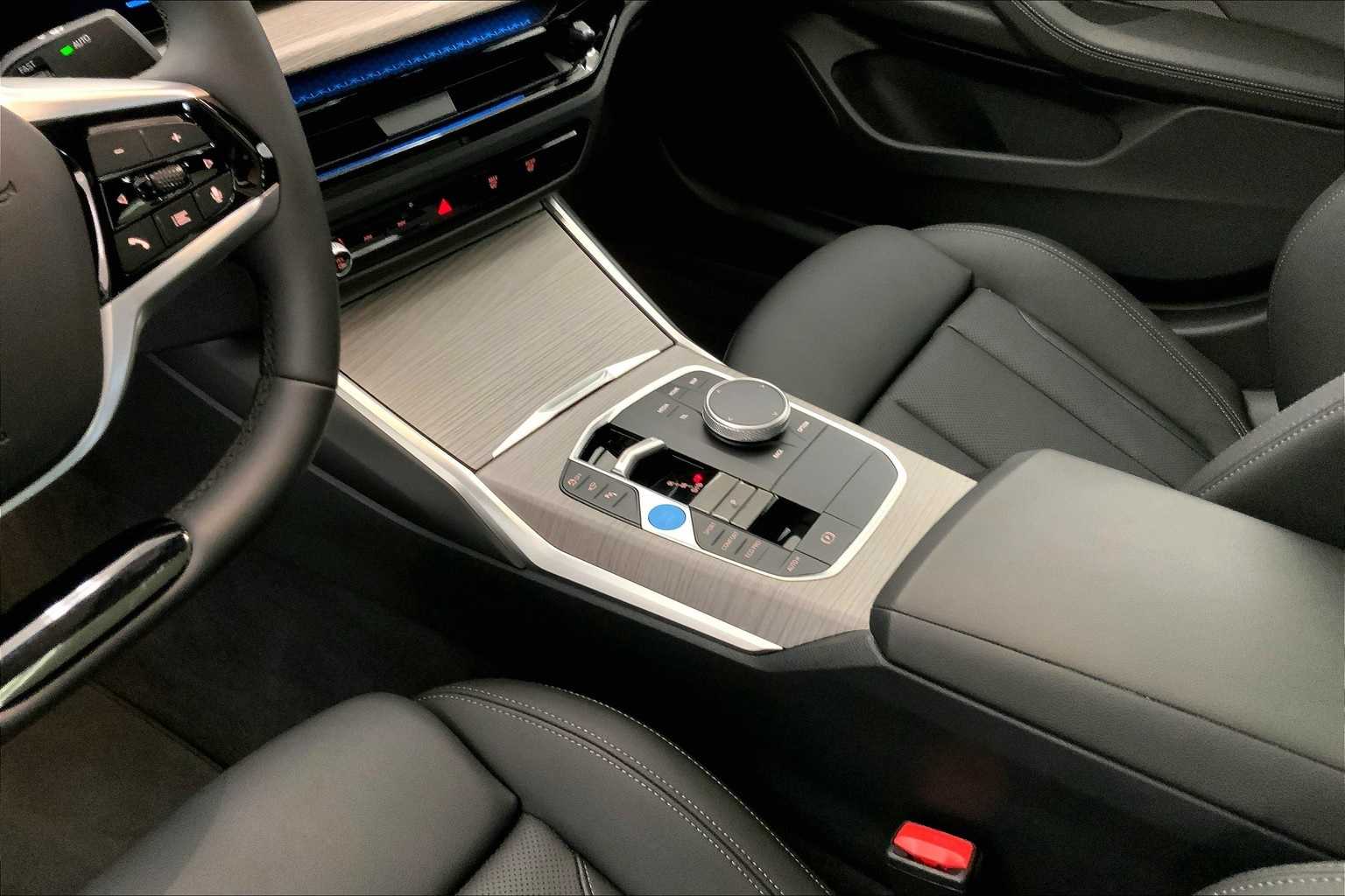 Thumbnail: 2025 BMW i4 - 16