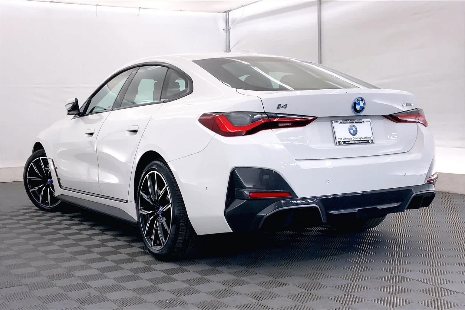 Thumbnail: 2022 BMW i4 - 4