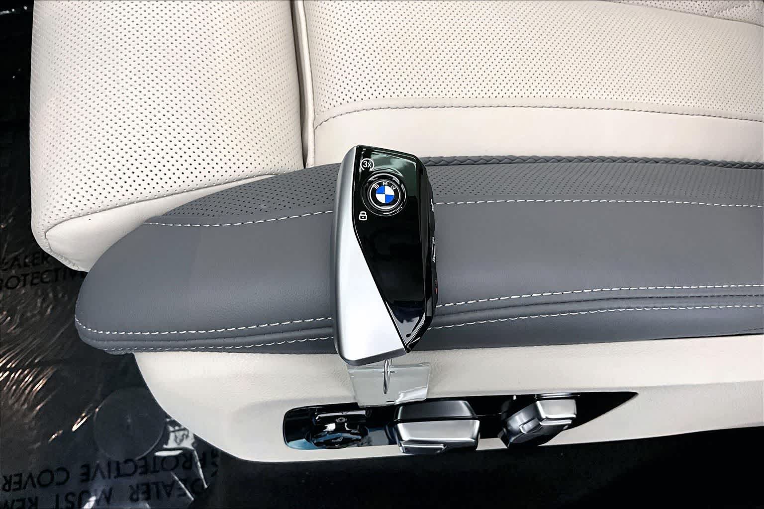 Thumbnail: 2026 BMW X7 - 20