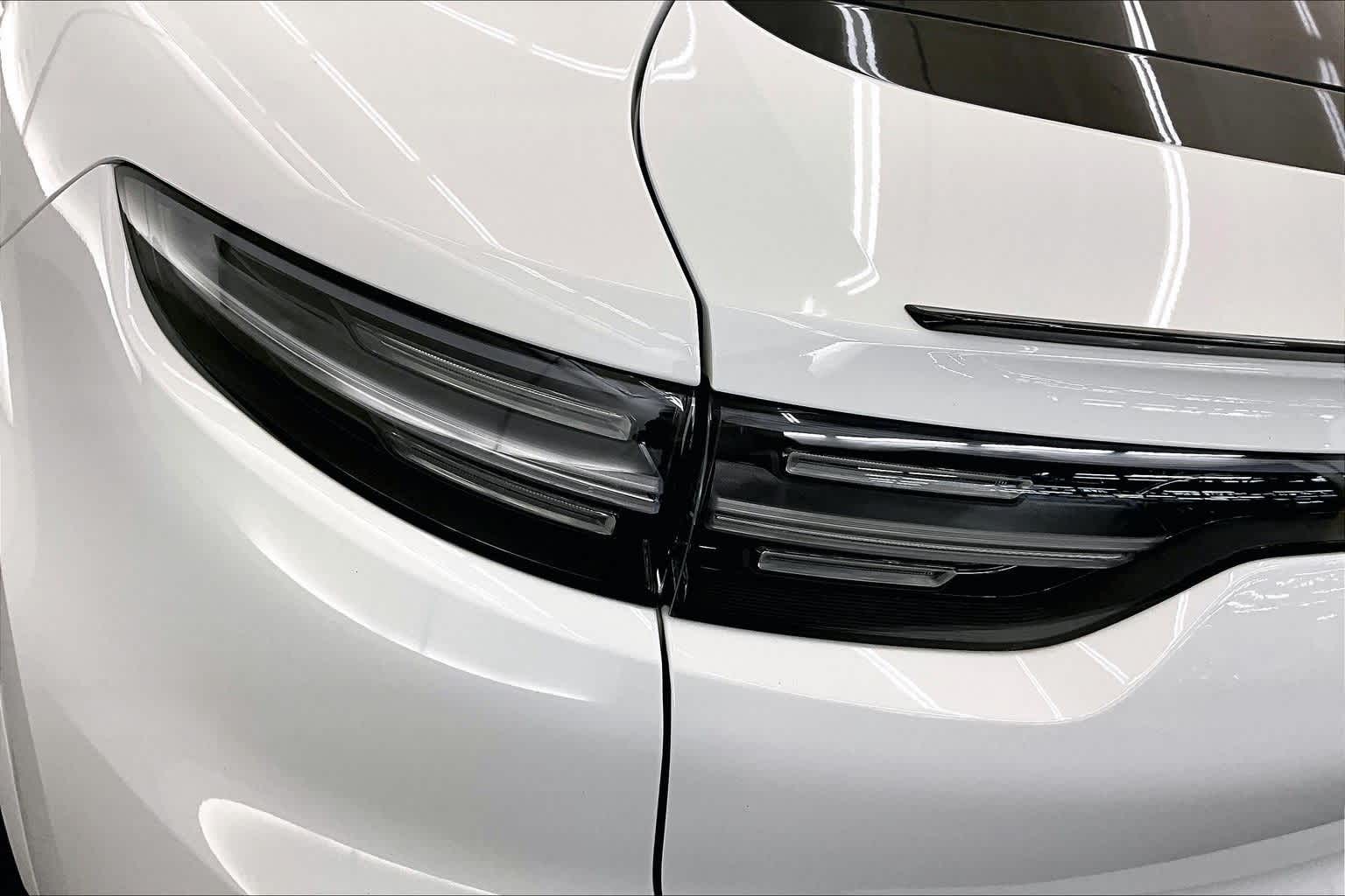 Thumbnail: 2021 Porsche Cayenne - 32