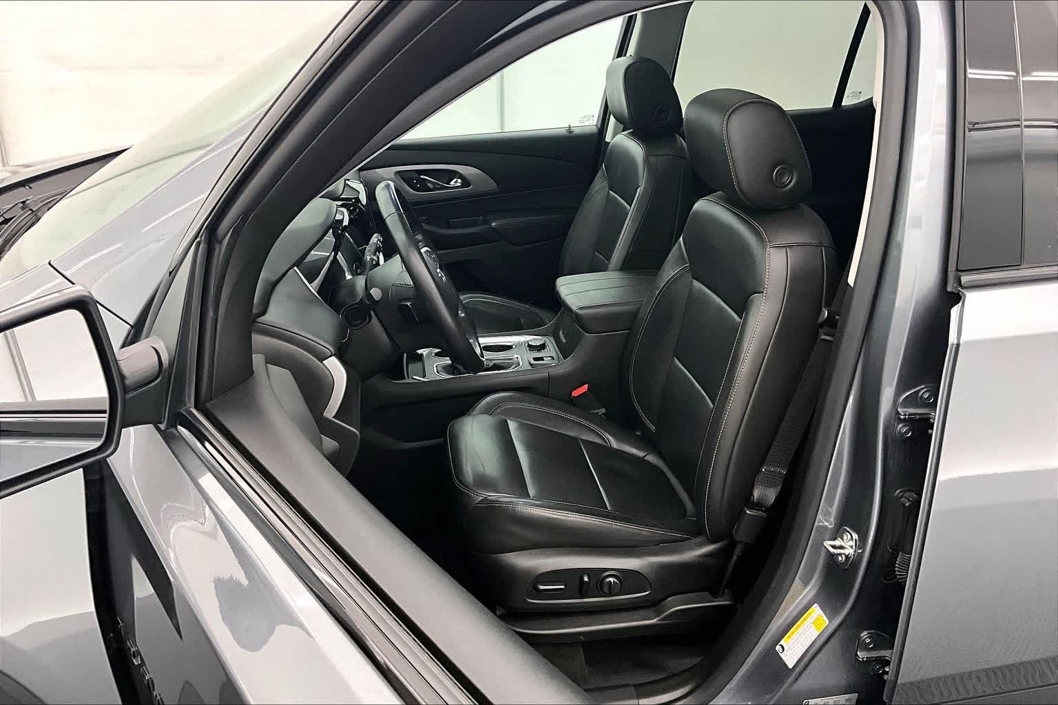 Thumbnail: 2021 Chevrolet Traverse - 11