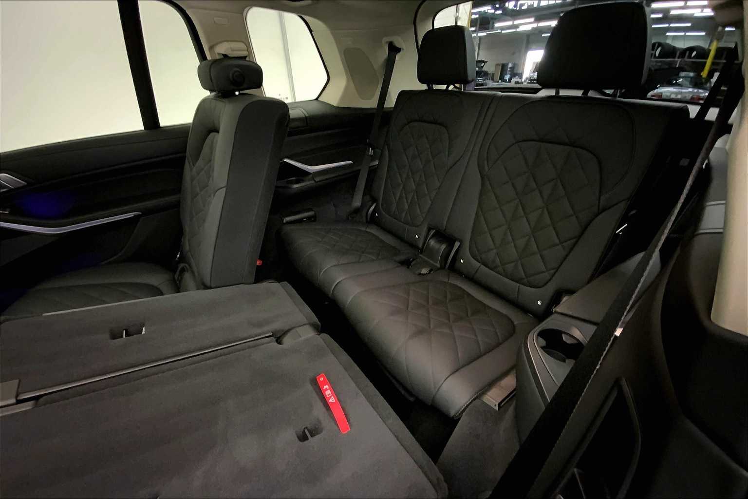 Thumbnail: 2024 BMW X7 - 29