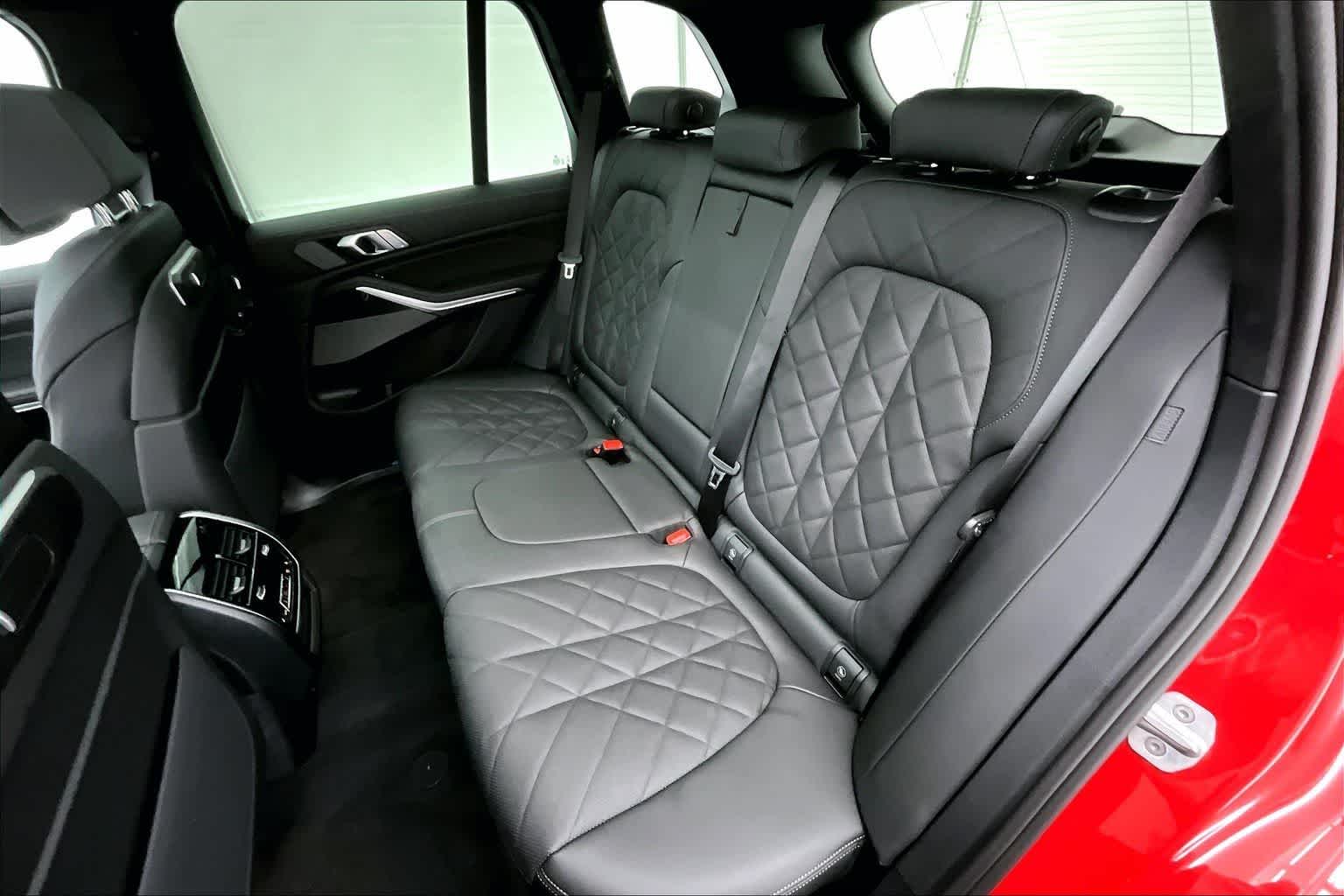 Thumbnail: 2026 BMW X5 - 13