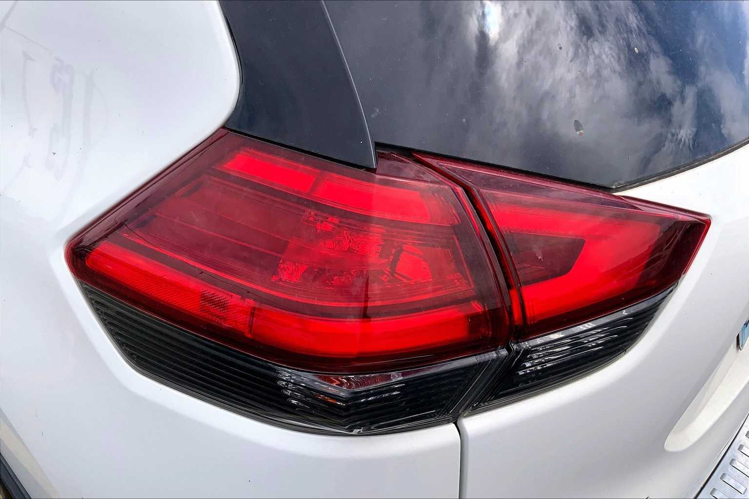 Thumbnail: 2017 Nissan Rogue - 15