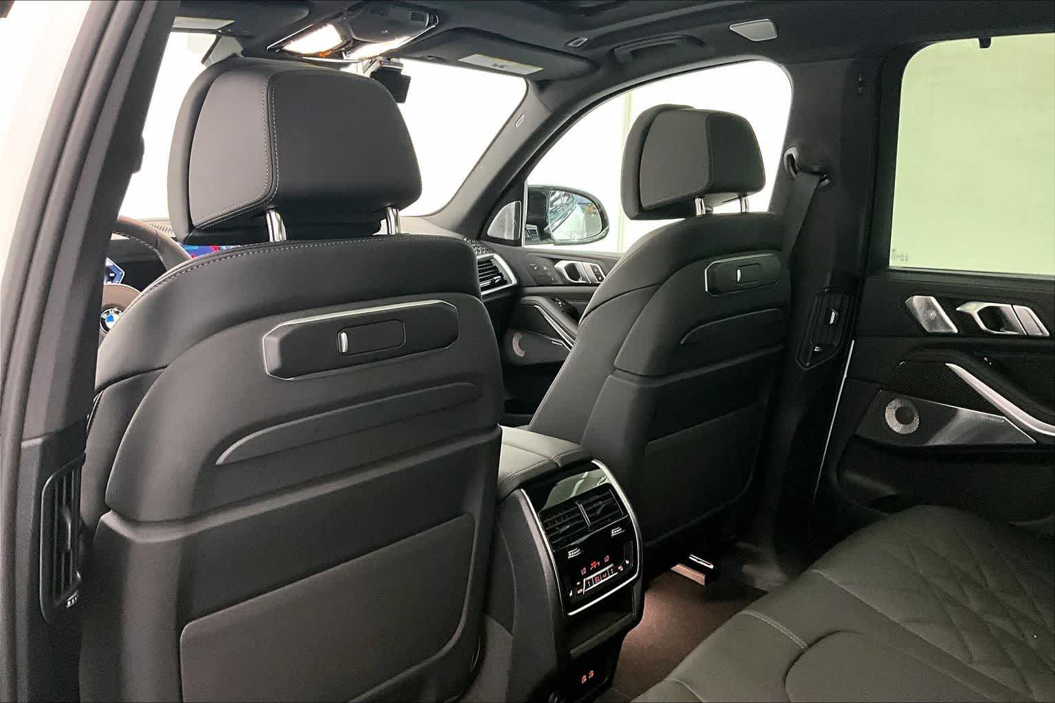 Thumbnail: 2026 BMW X5 - 12