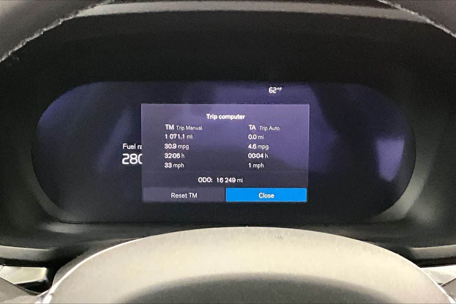 Thumbnail: 2024 Volvo S60 - 17