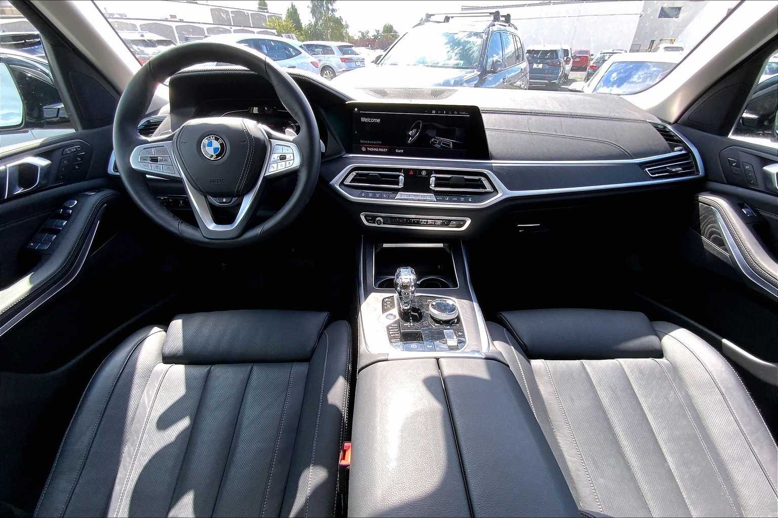 Thumbnail: 2022 BMW X7 - 10