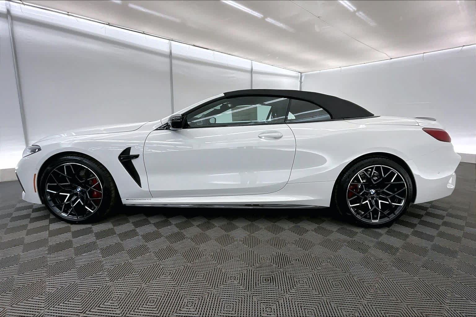 Thumbnail: 2025 BMW M8 - 3