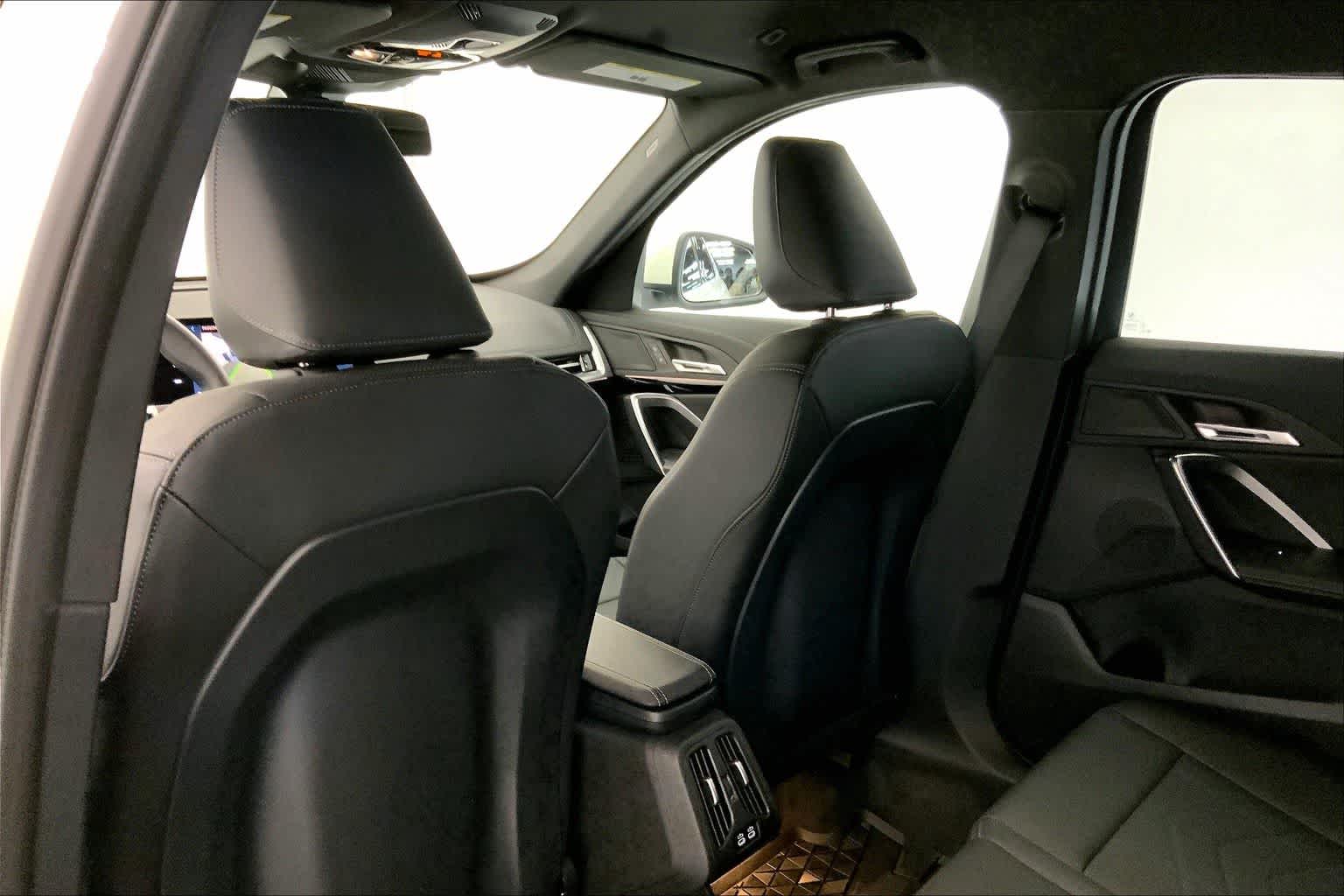 Thumbnail: 2025 BMW X1 - 12