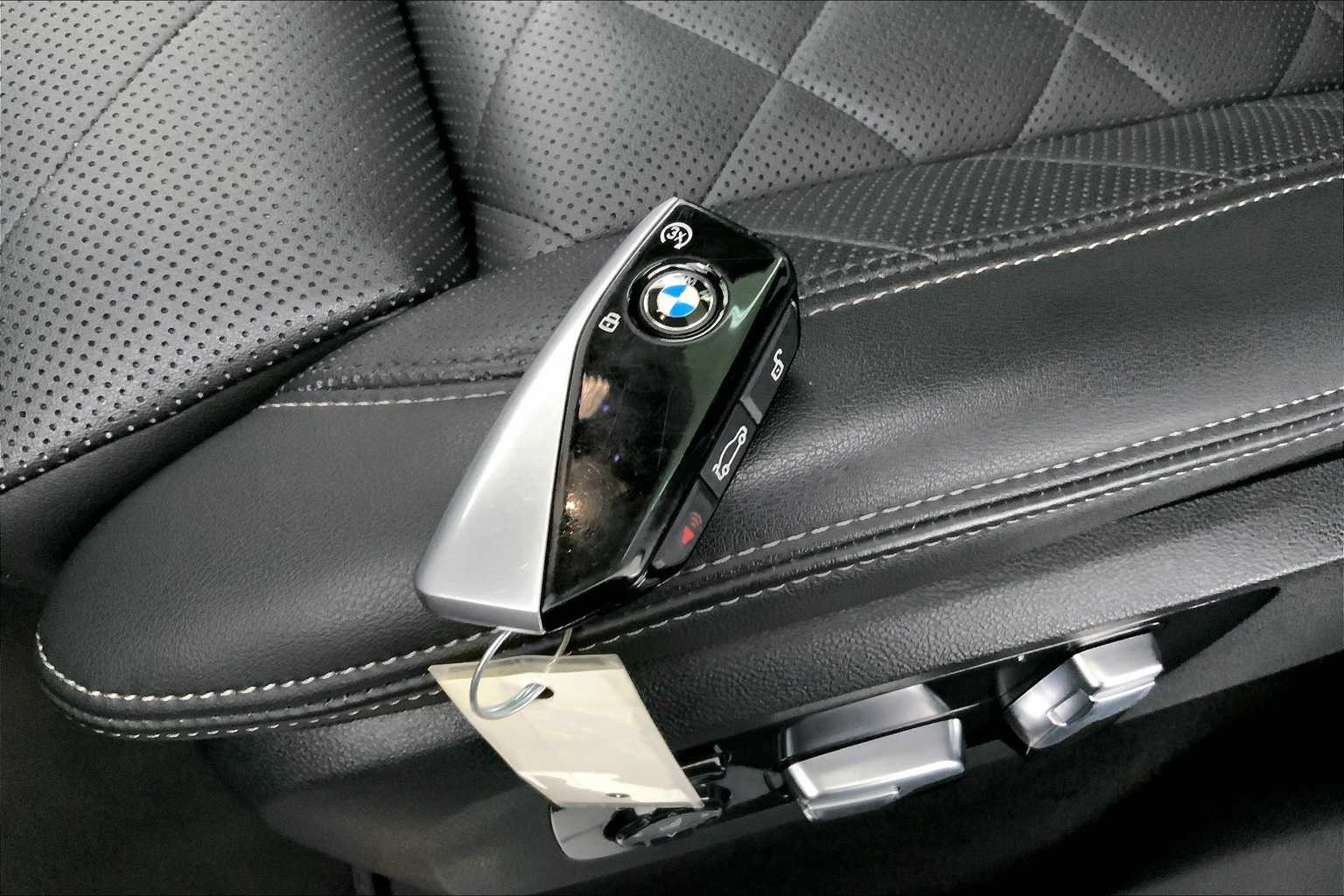 Thumbnail: 2024 BMW X7 - 19