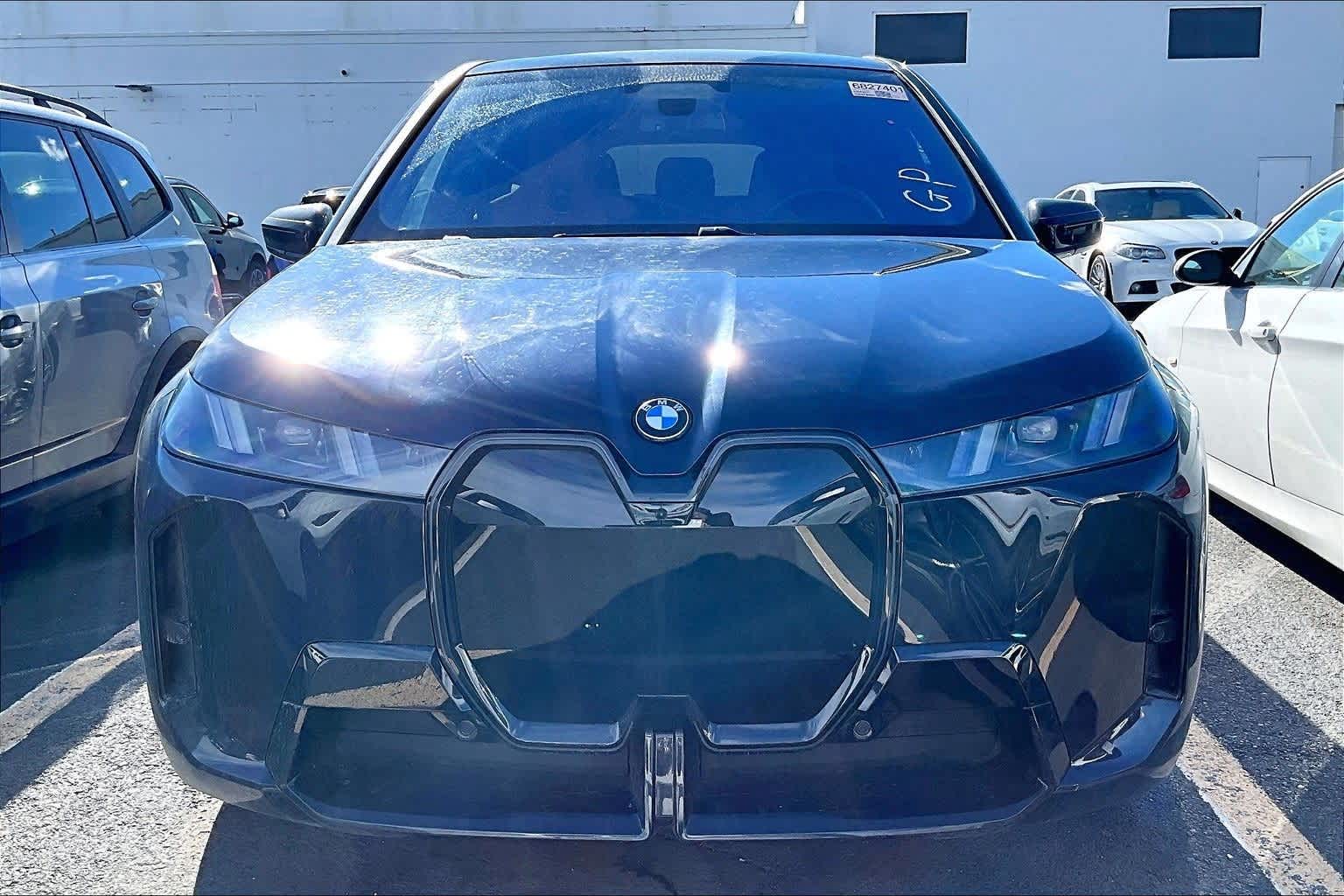 Thumbnail: 2026 BMW iX - 6