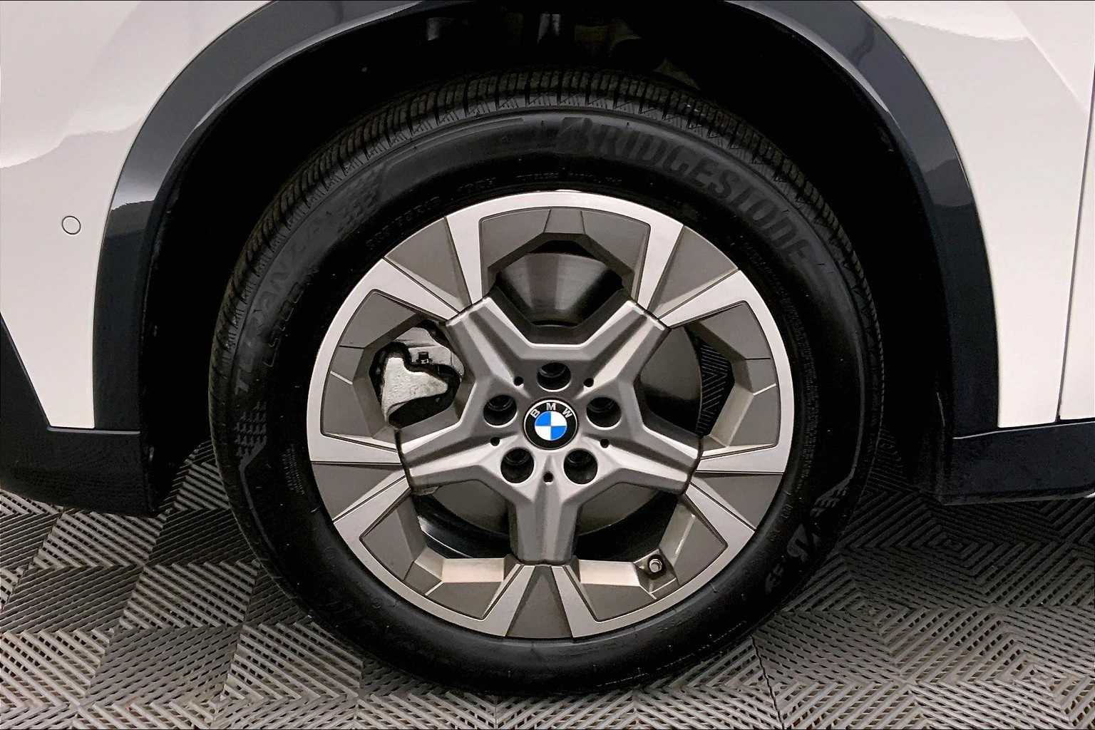 Thumbnail: 2025 BMW X1 - 8
