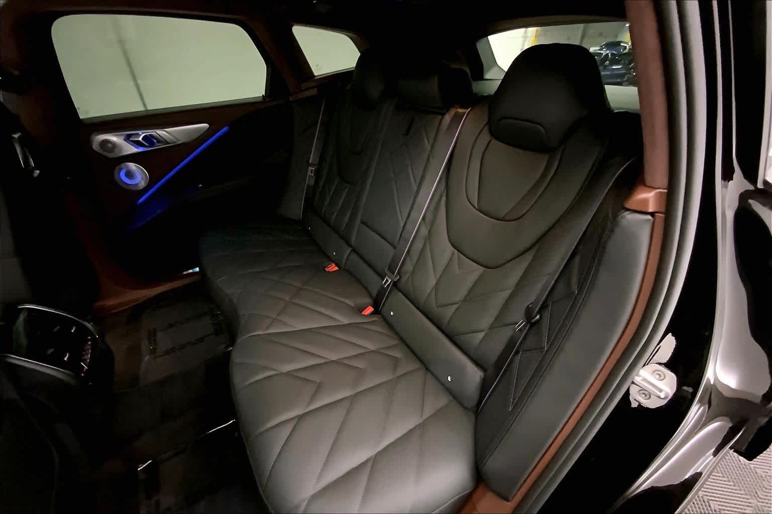 Thumbnail: 2026 BMW XM - 13