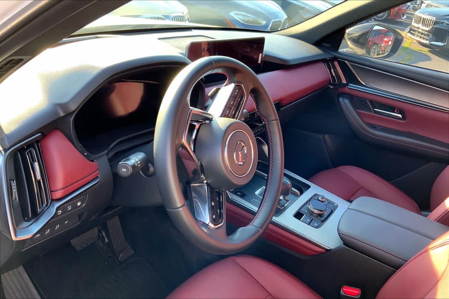 Thumbnail: 2025 Mazda CX-70 - 2