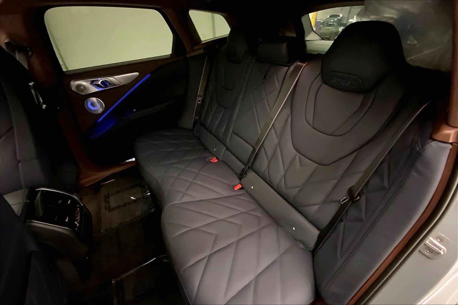 Thumbnail: 2026 BMW XM - 13