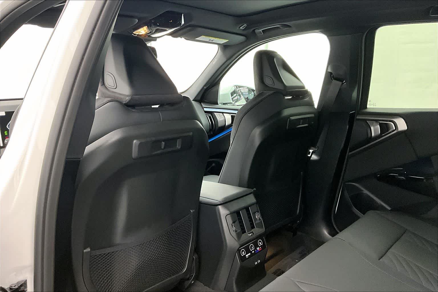 Thumbnail: 2026 BMW X3 - 12