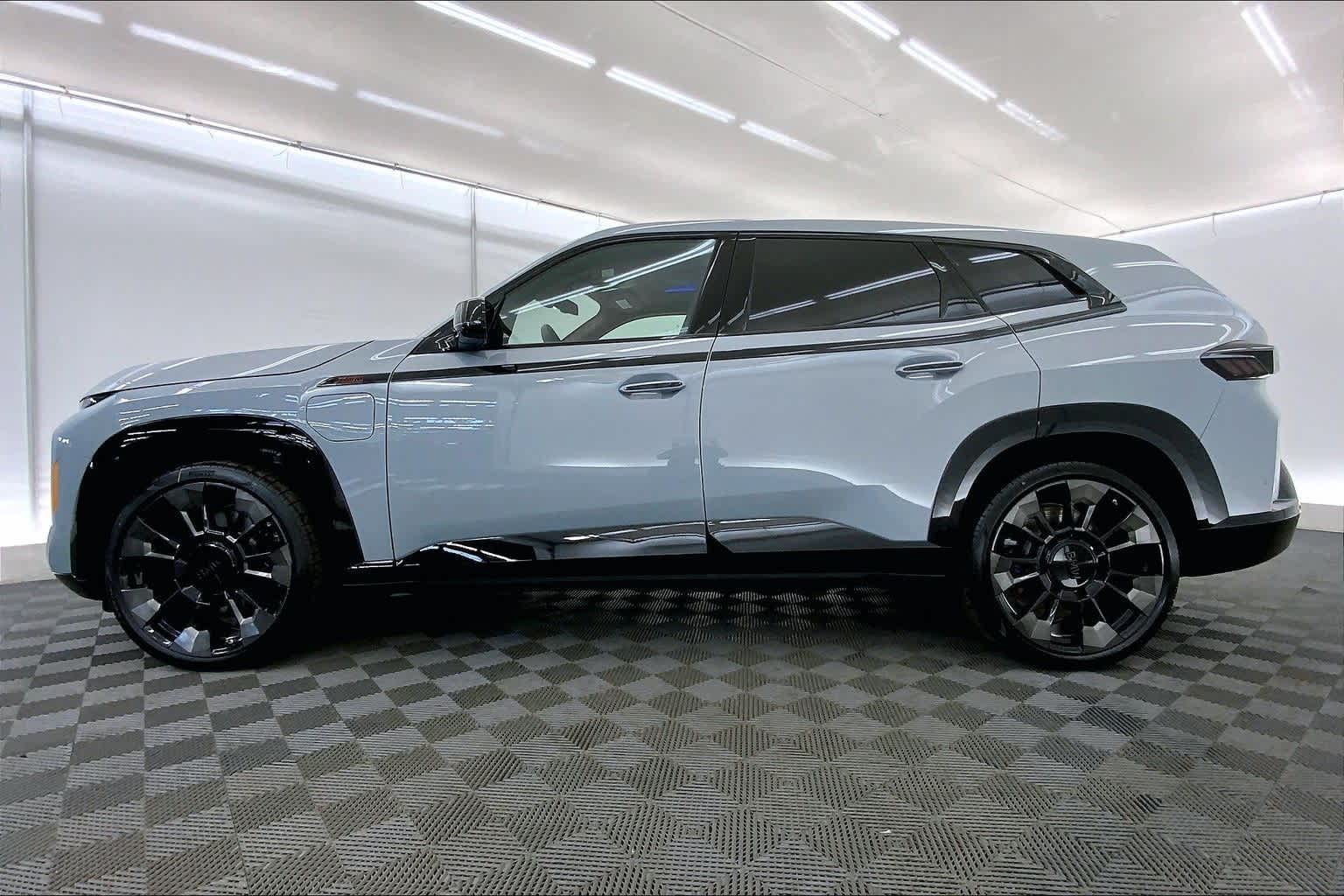 Thumbnail: 2026 BMW XM - 3