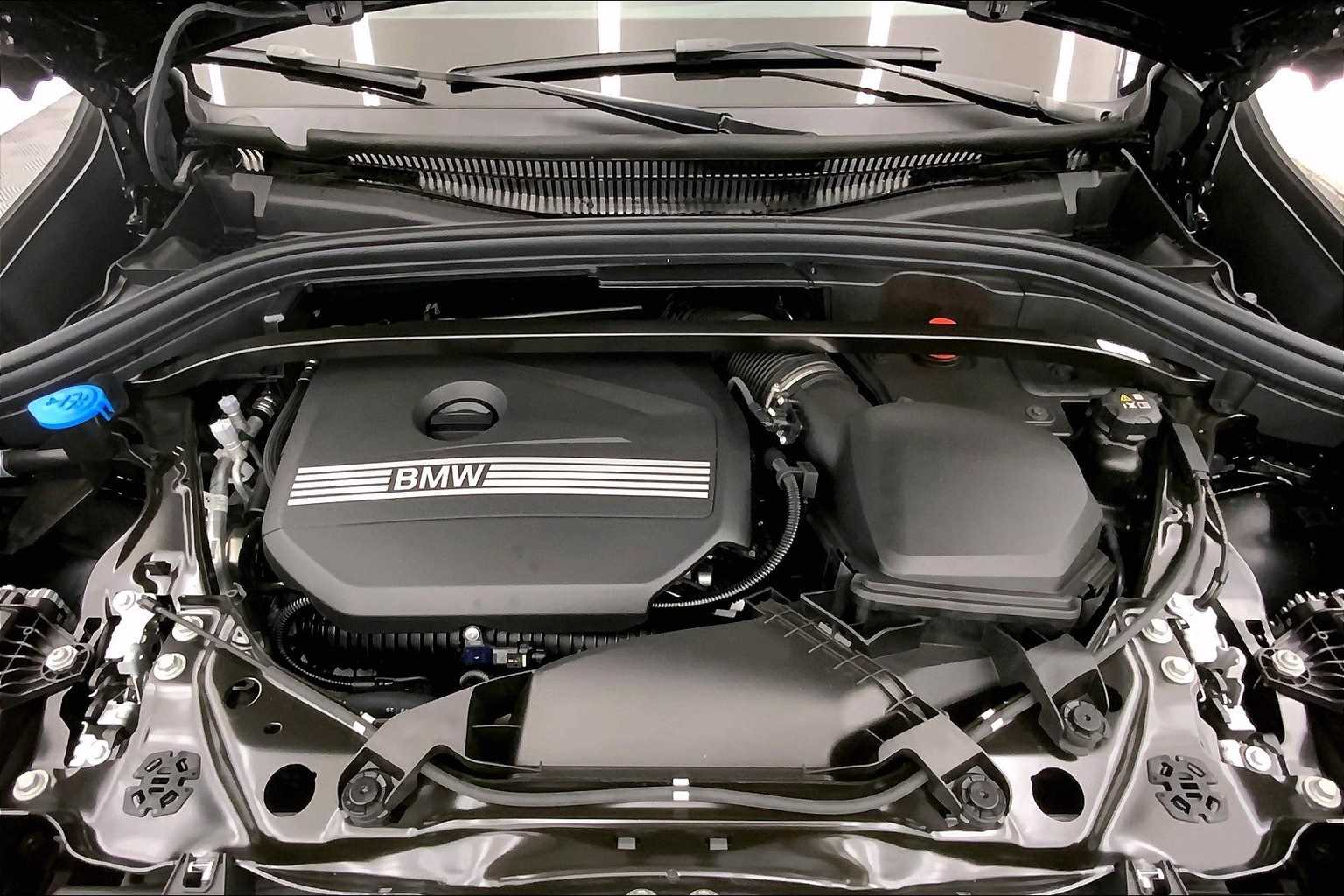 Thumbnail: 2025 BMW X1 - 9