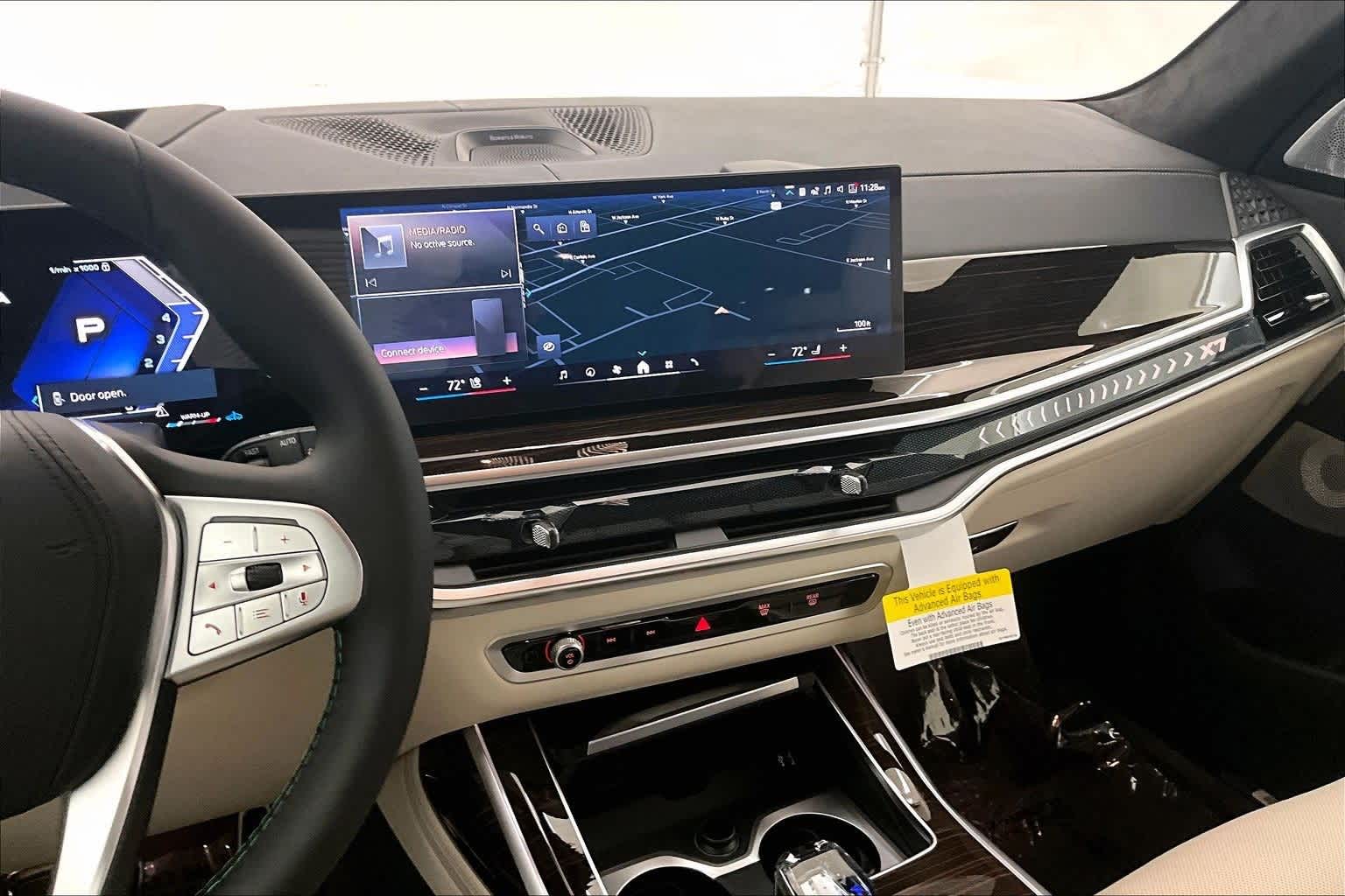 Thumbnail: 2026 BMW X7 - 16