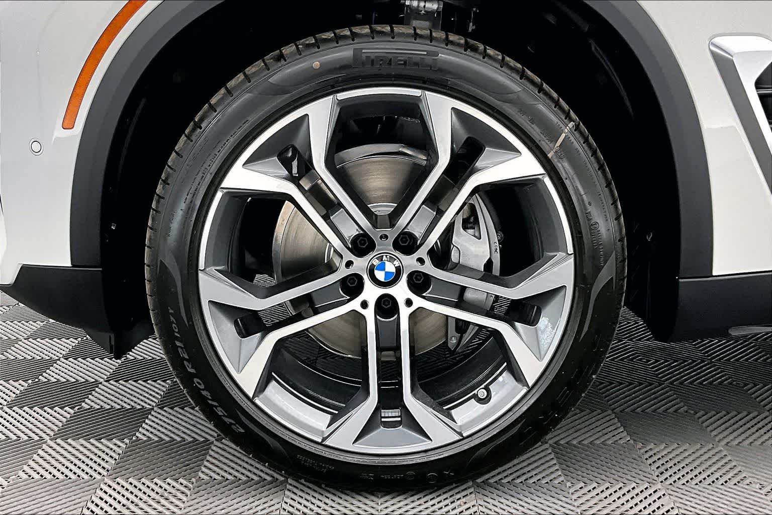 Thumbnail: 2026 BMW X5 - 8