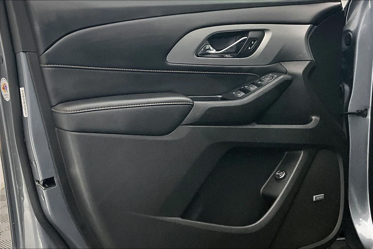 Thumbnail: 2021 Chevrolet Traverse - 27