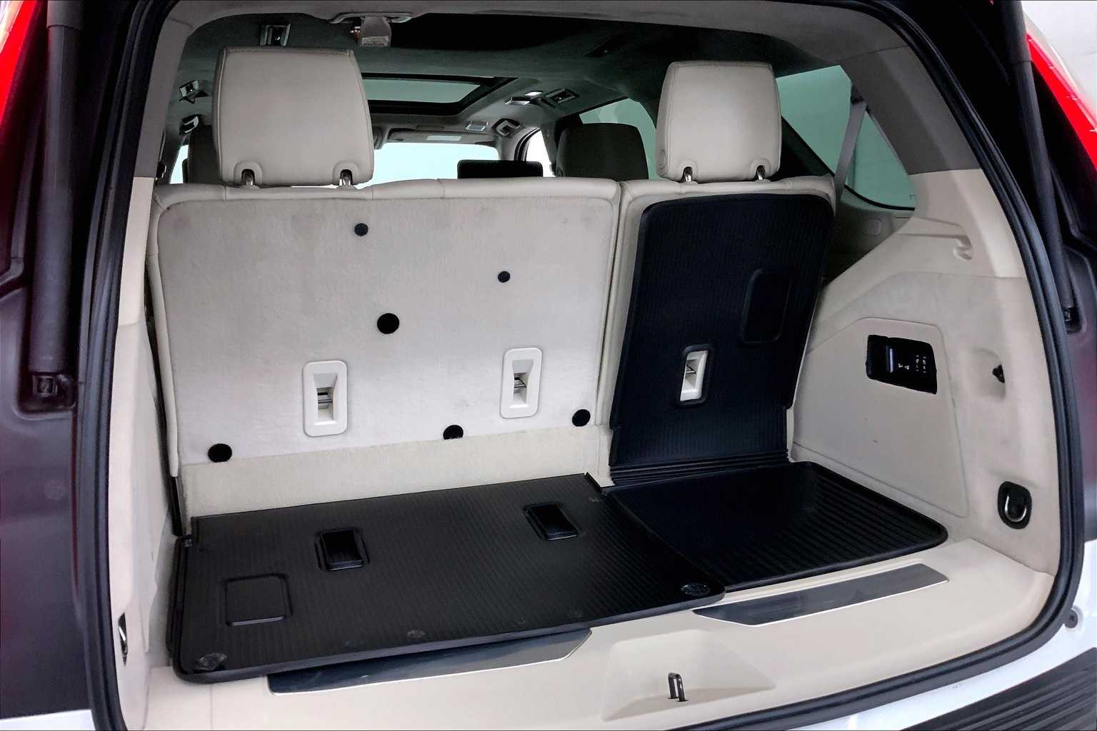 Thumbnail: 2021 Cadillac Escalade - 18