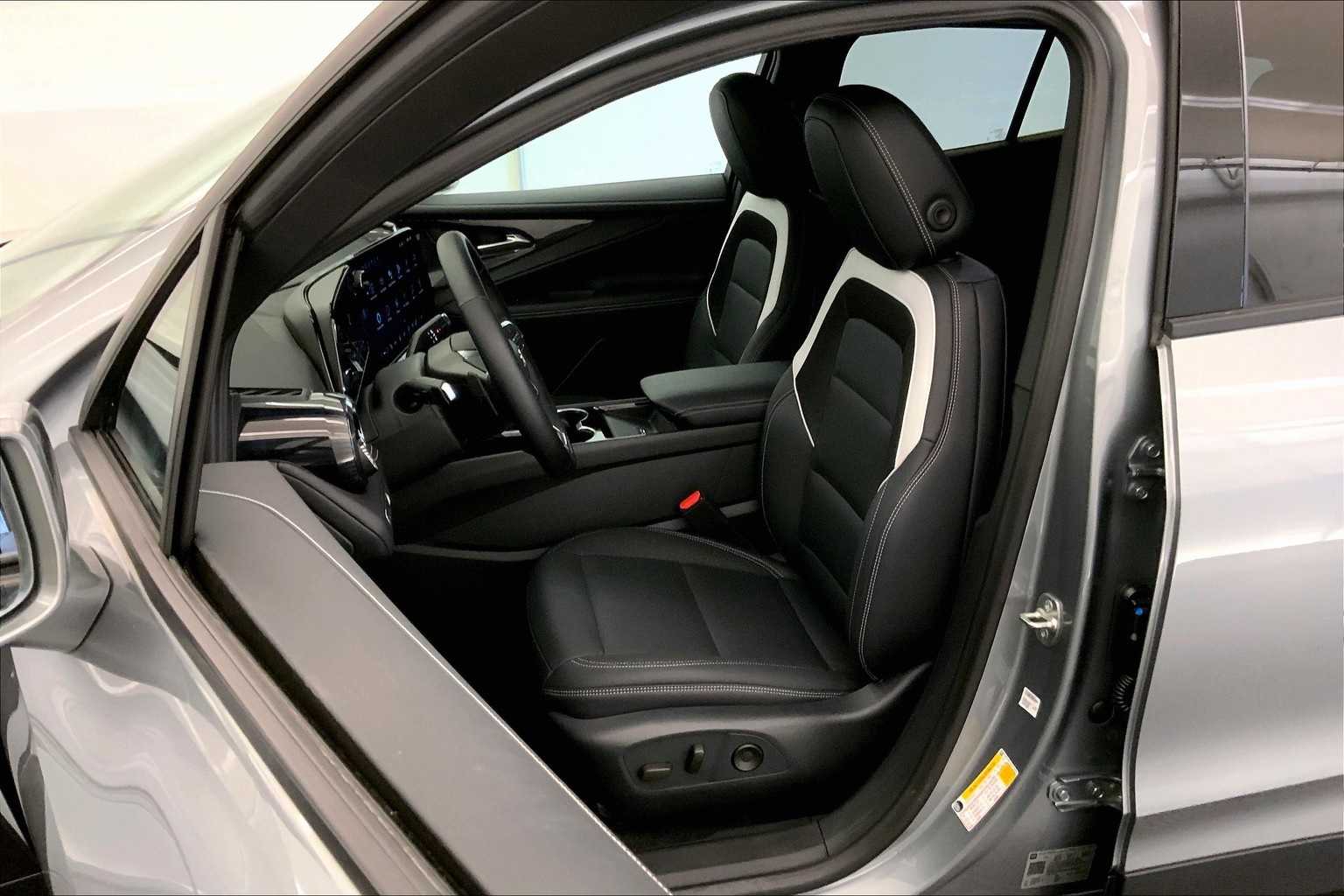 Thumbnail: 2024 Chevrolet Blazer EV - 11