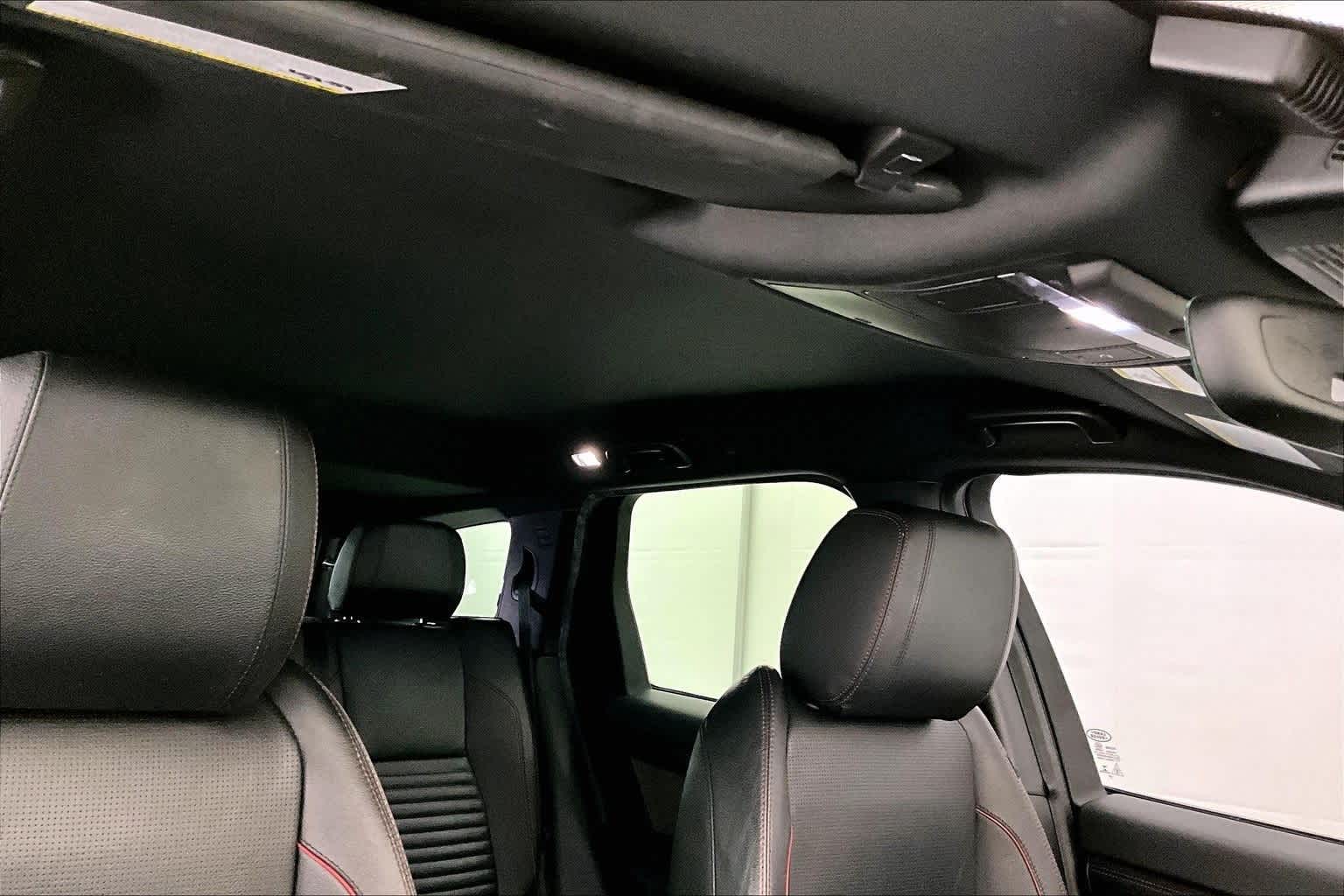 Thumbnail: 2020 Land Rover Discovery Sport - 30