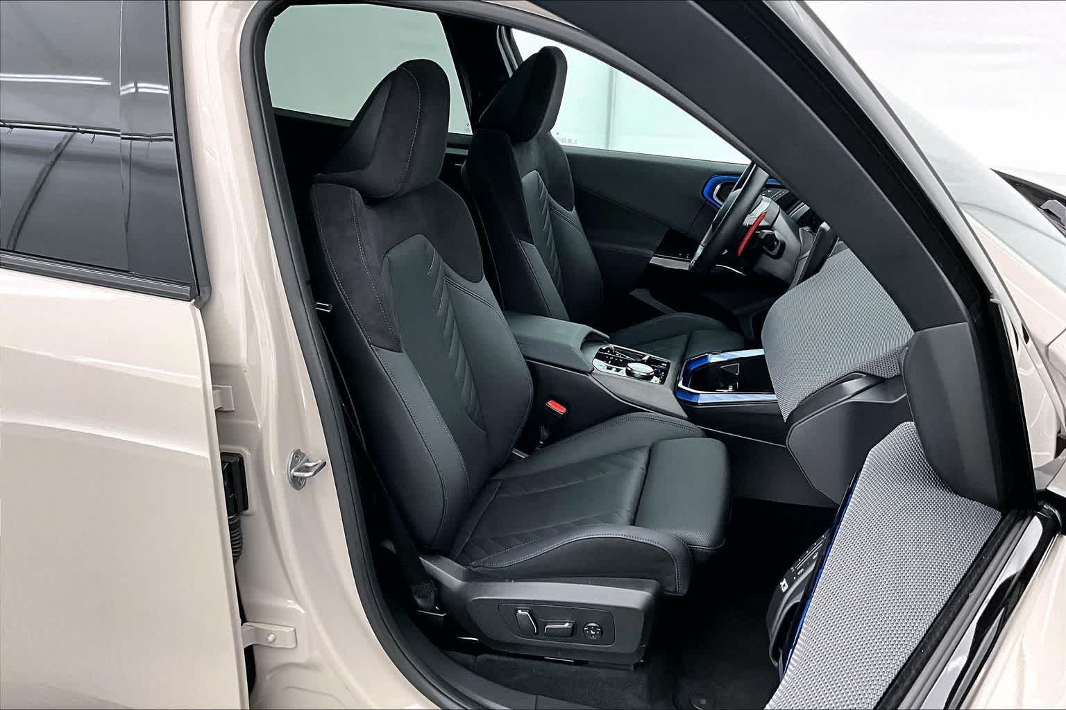 Thumbnail: 2025 BMW X3 - 13