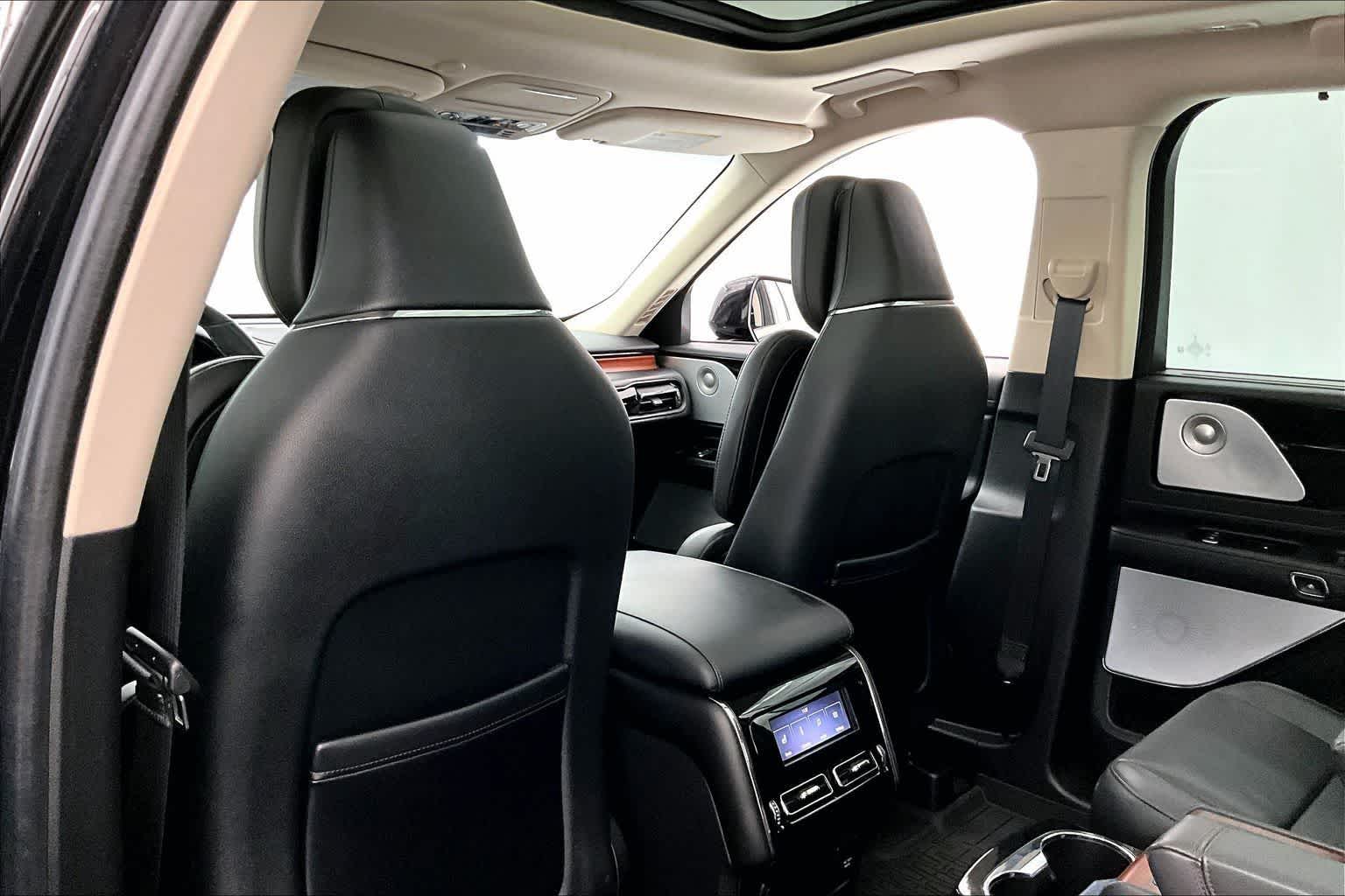 Thumbnail: 2023 Lincoln Aviator - 12
