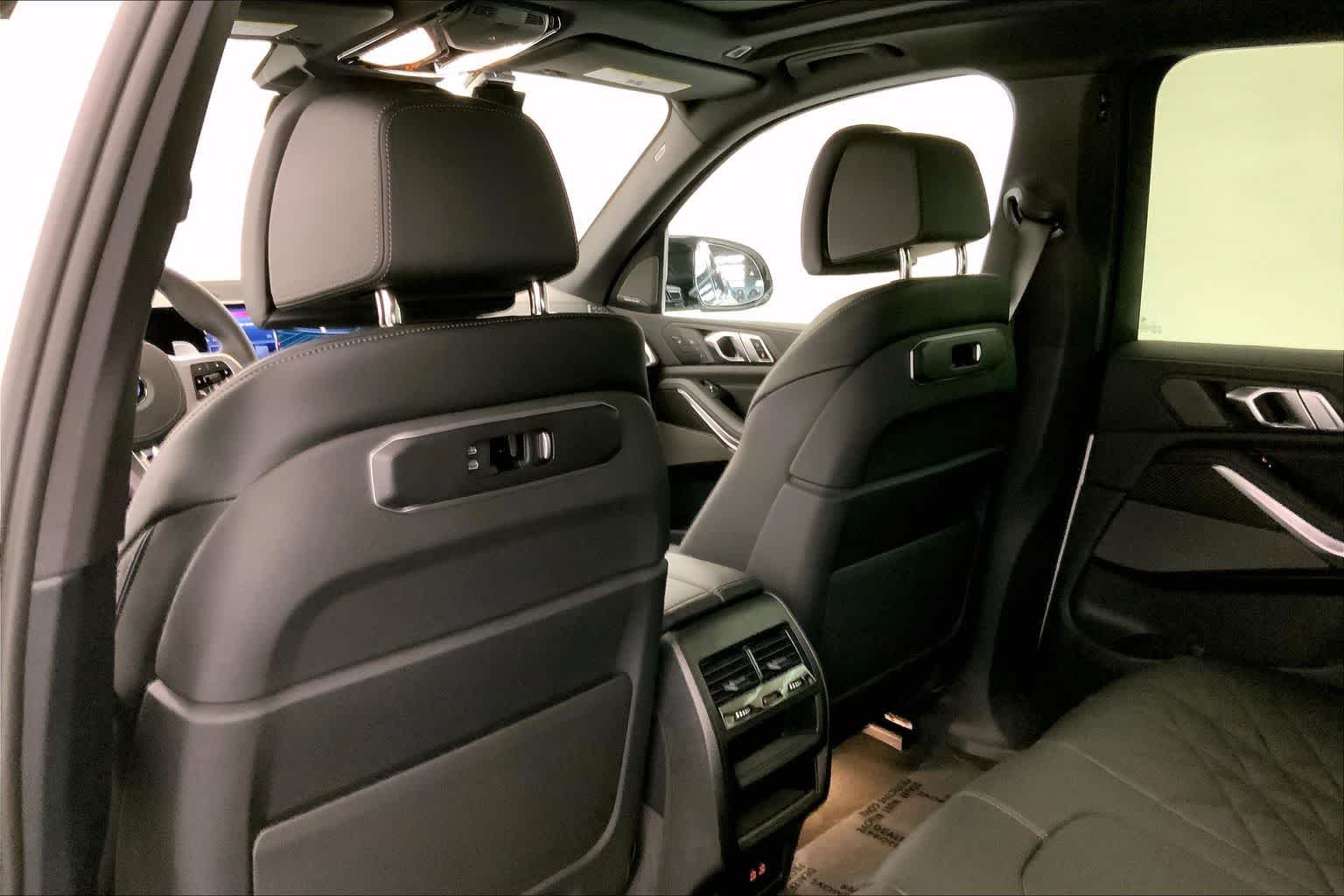 Thumbnail: 2026 BMW X5 - 12