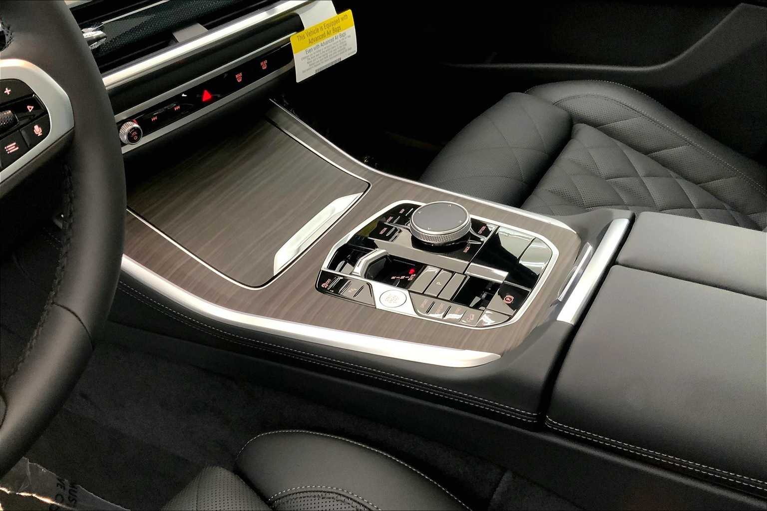 Thumbnail: 2026 BMW X5 - 17