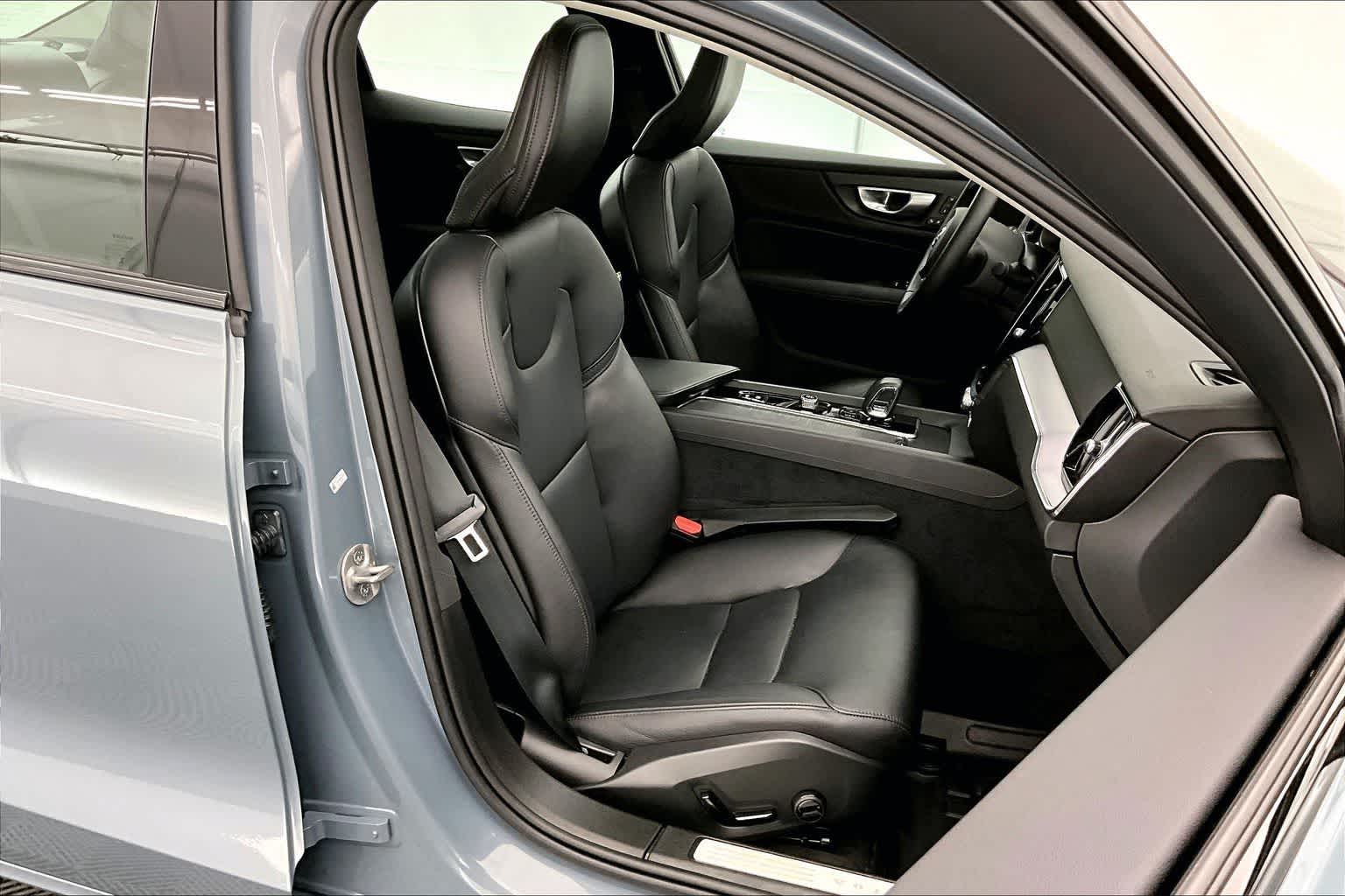 Thumbnail: 2024 Volvo S60 - 13