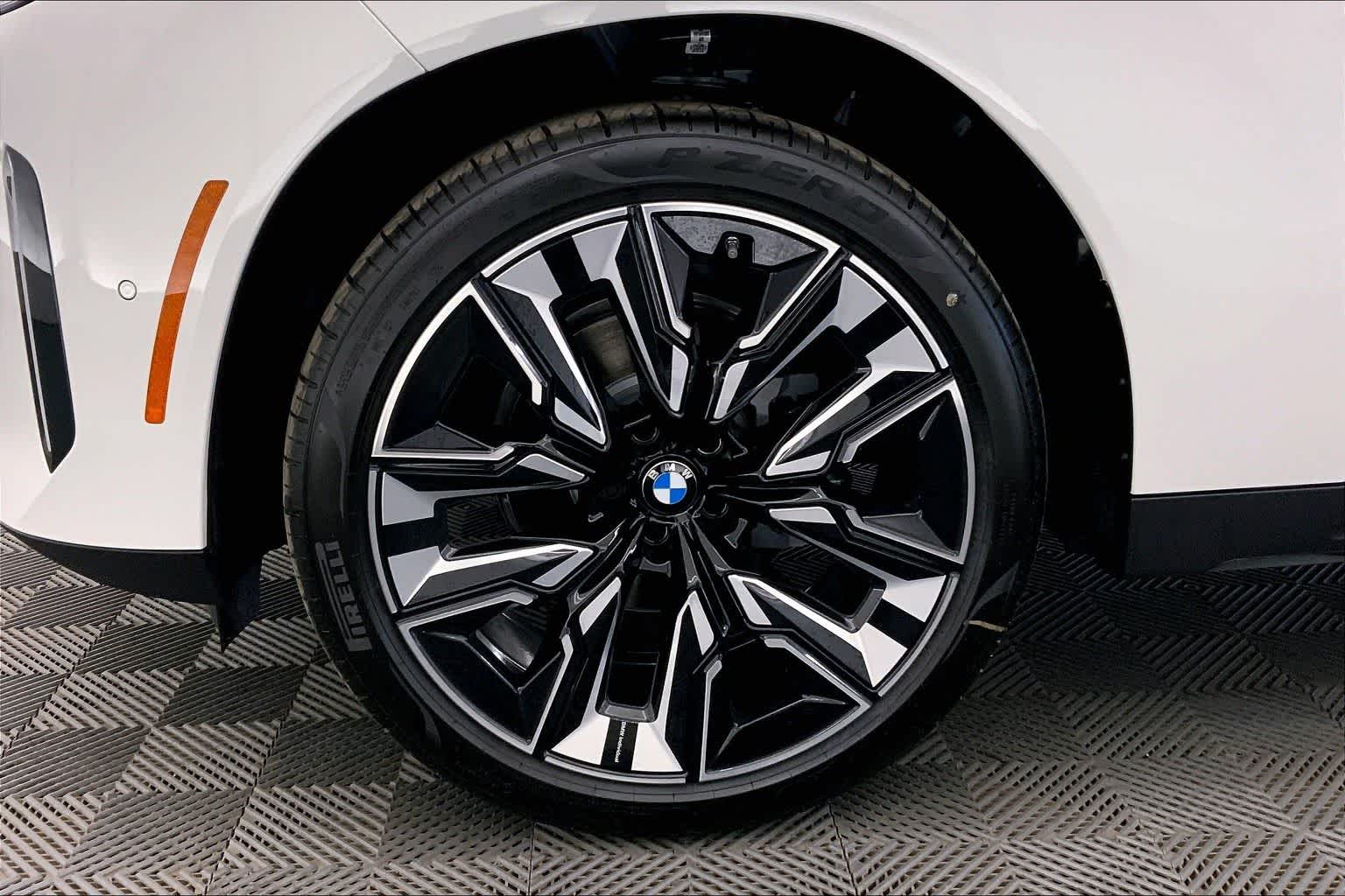 Thumbnail: 2025 BMW X3 - 8