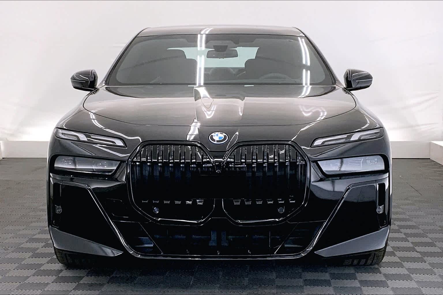 Thumbnail: 2023 BMW i7 - 6