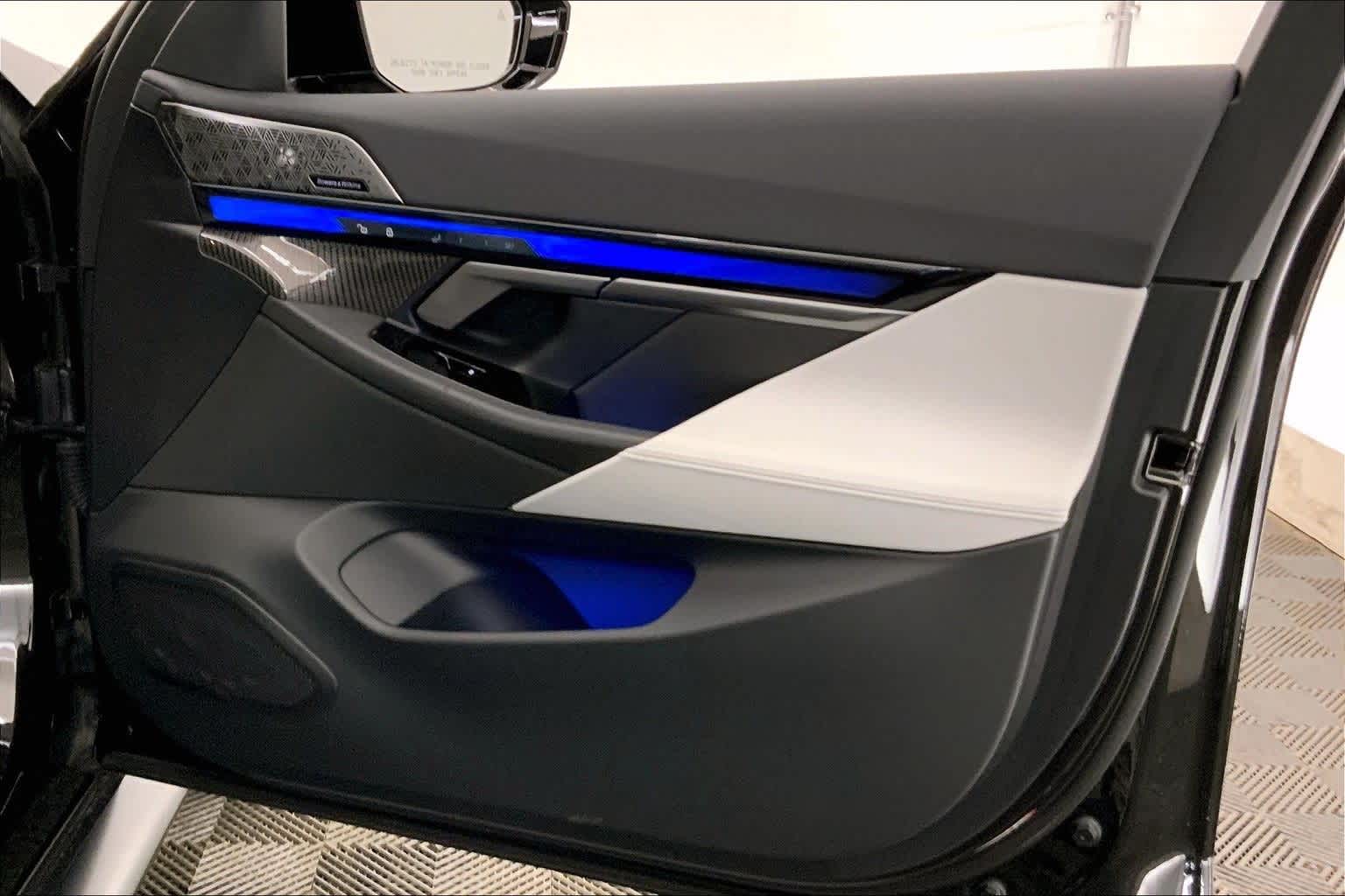 Thumbnail: 2026 BMW M5 - 28