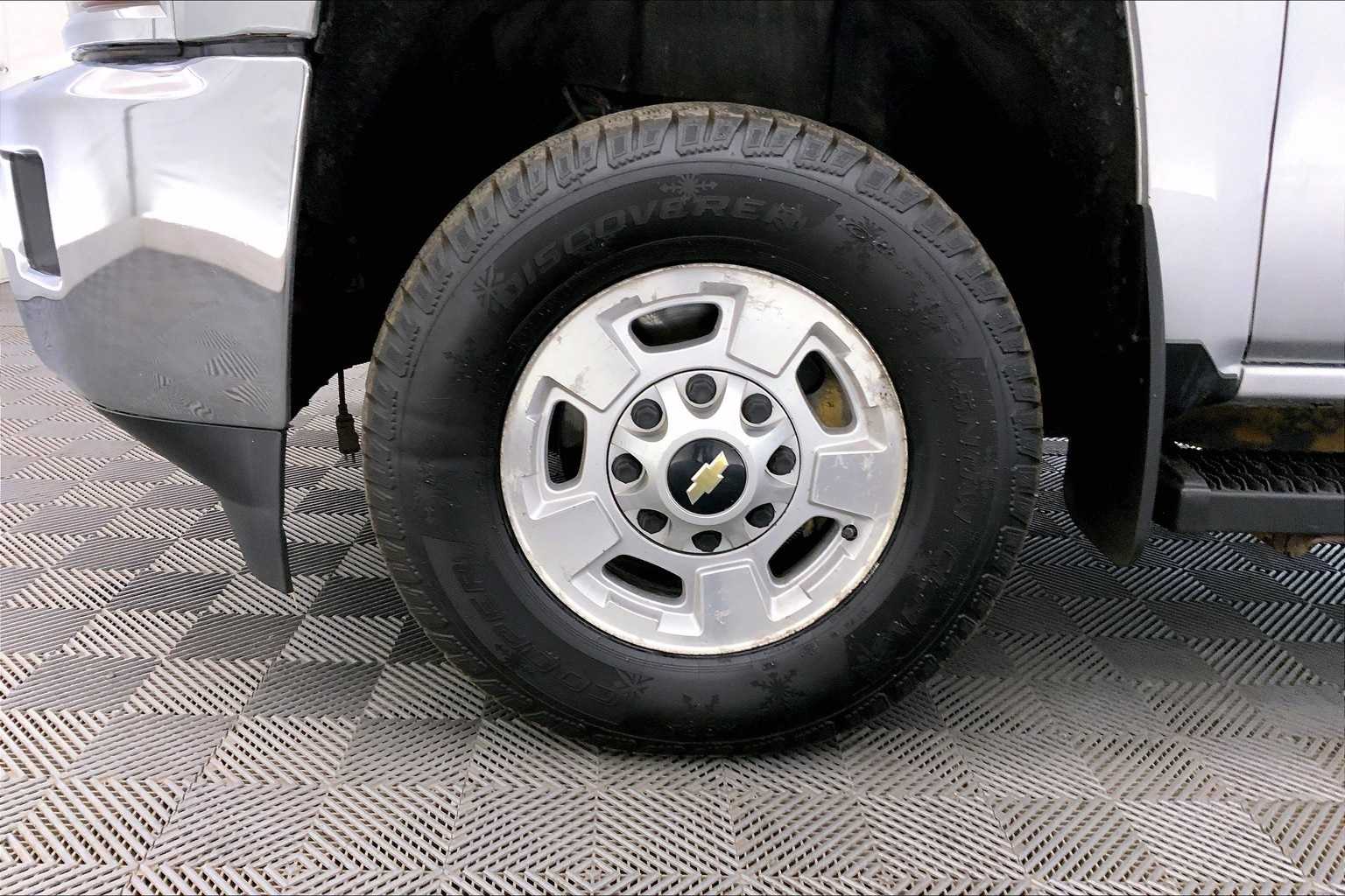 Thumbnail: 2015 Chevrolet Silverado 2500 - 8