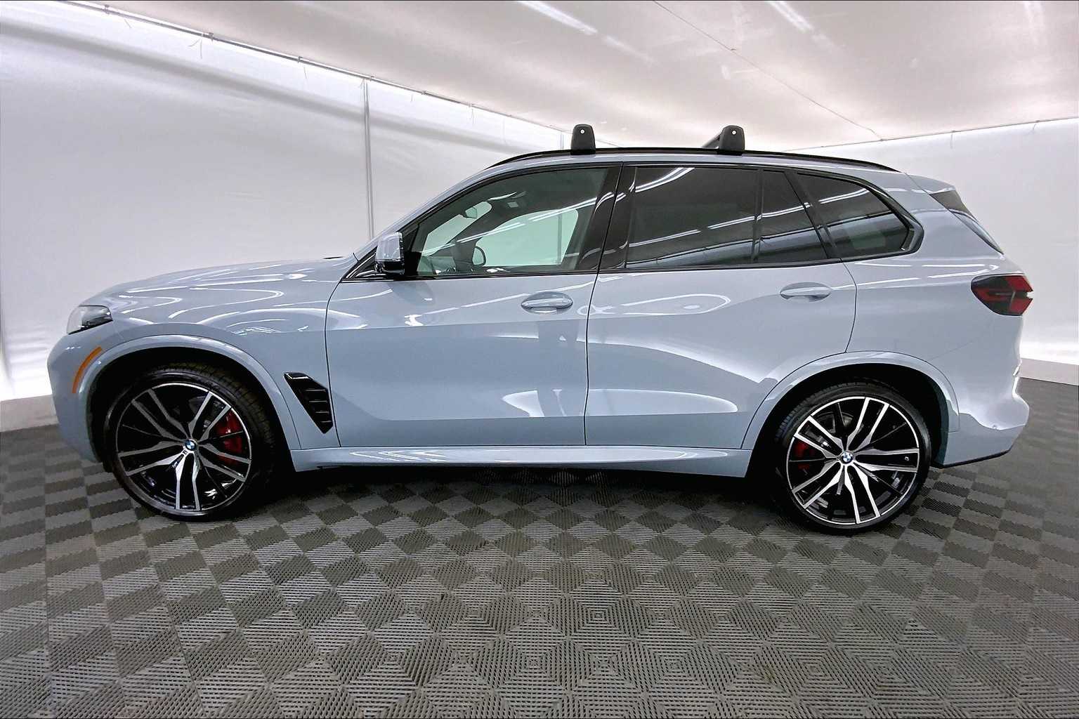 Thumbnail: 2026 BMW X5 - 3