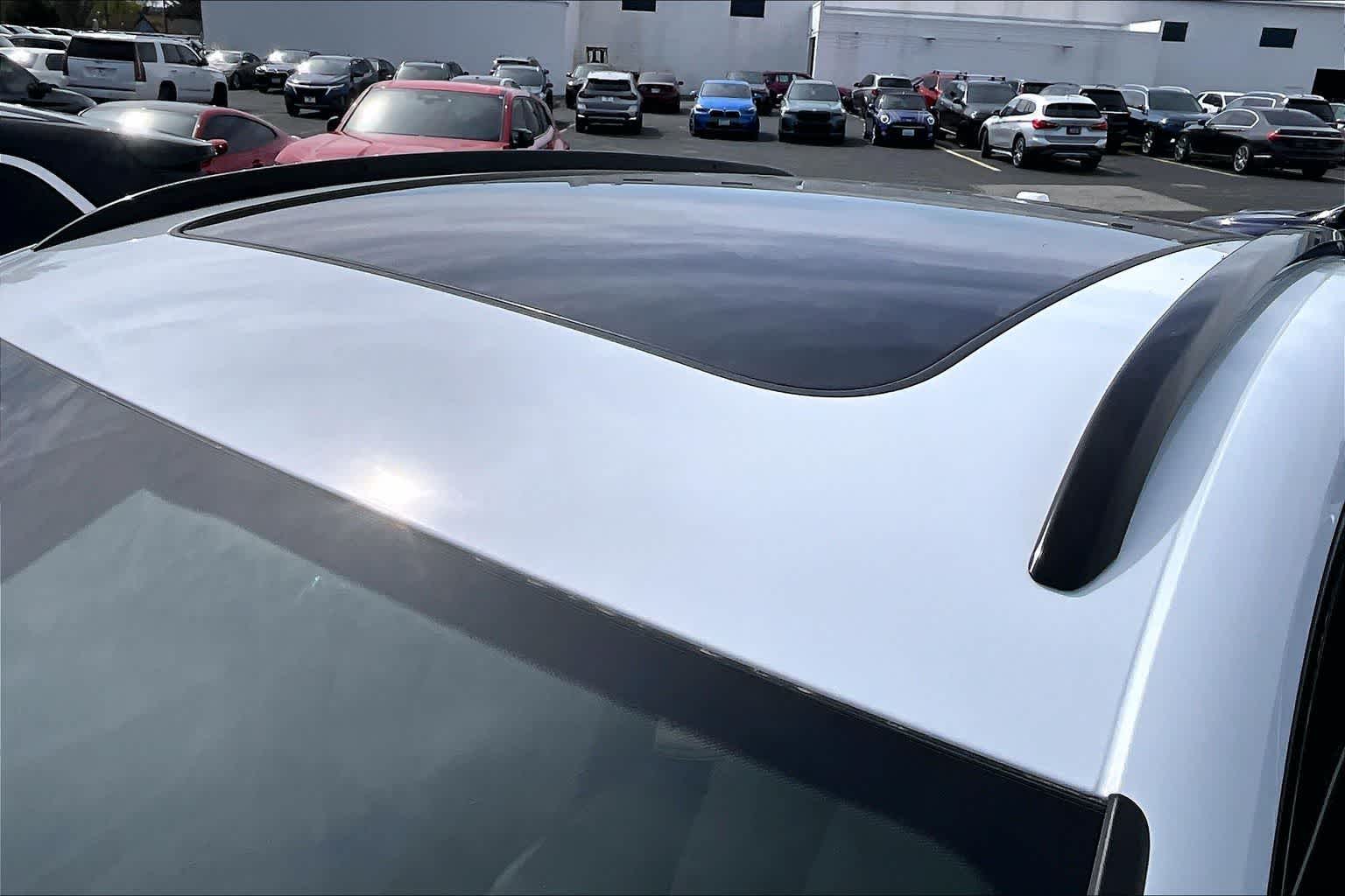 Thumbnail: 2024 Porsche Macan - 13