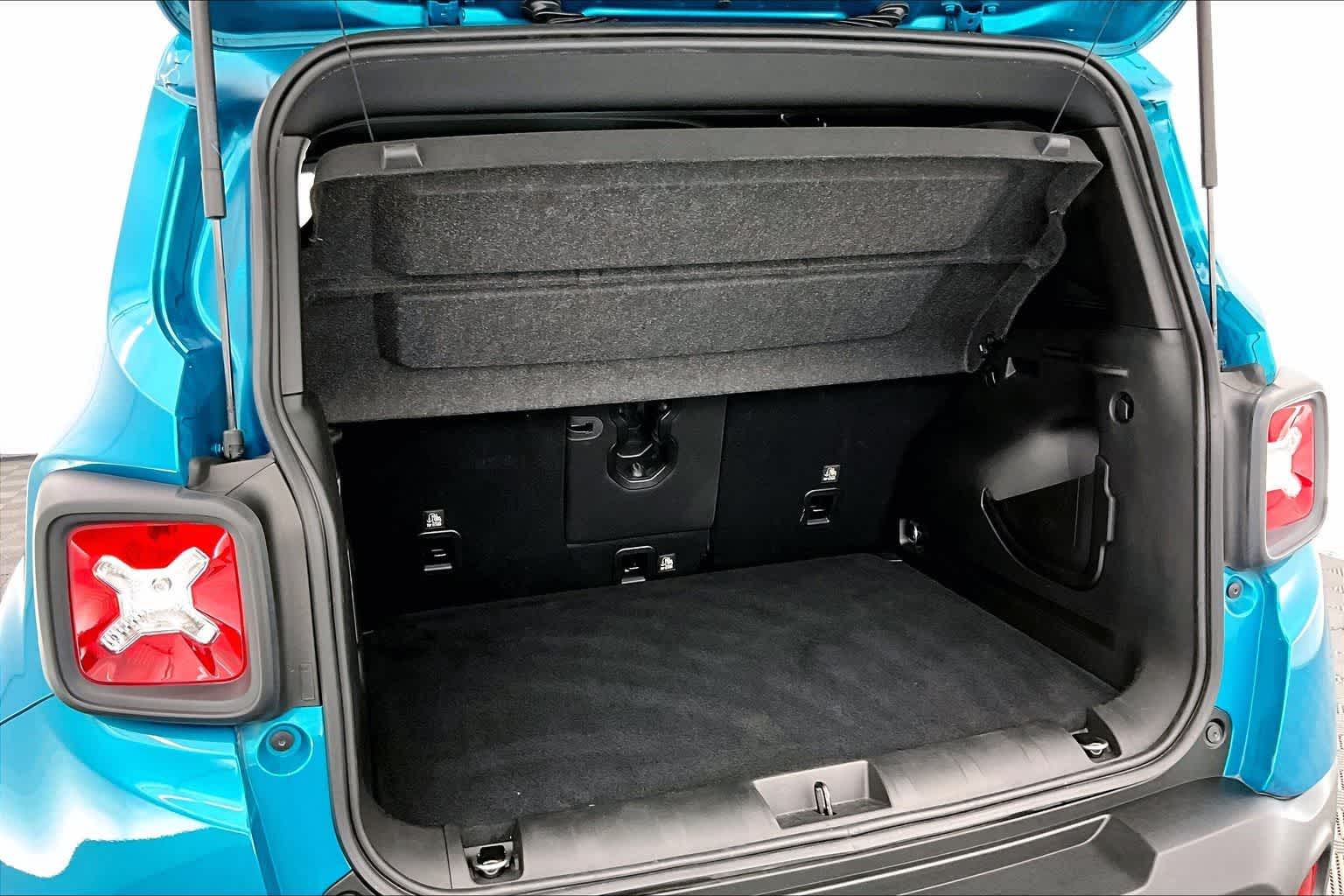 Thumbnail: 2021 Jeep Renegade - 18