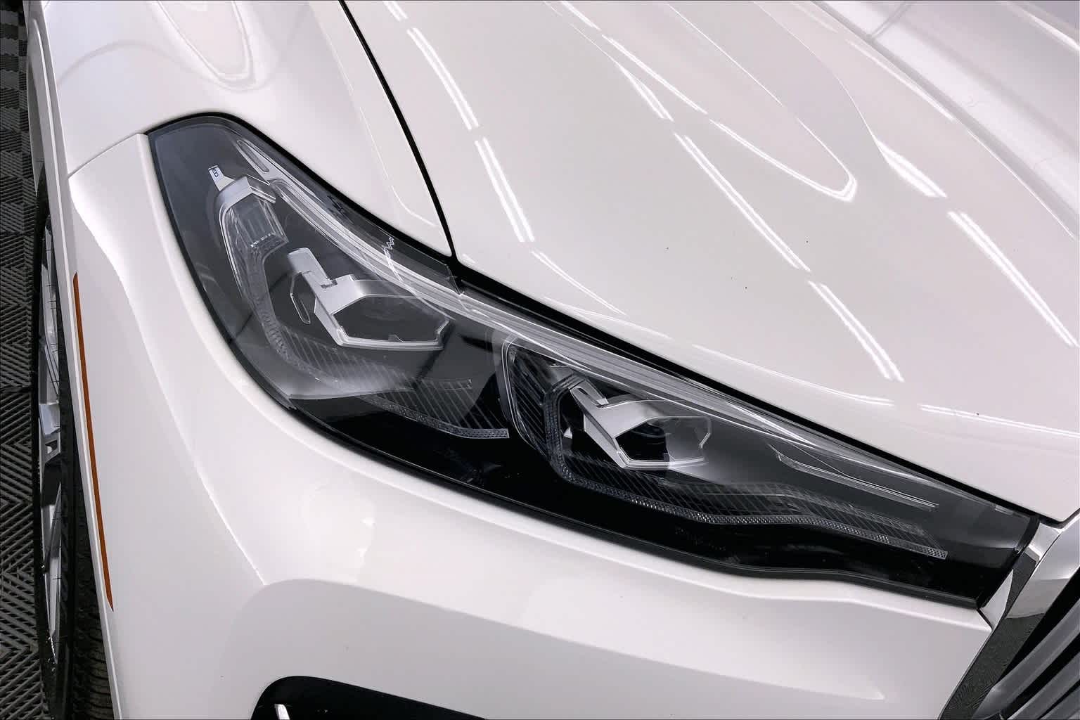 Thumbnail: 2021 BMW X7 - 31