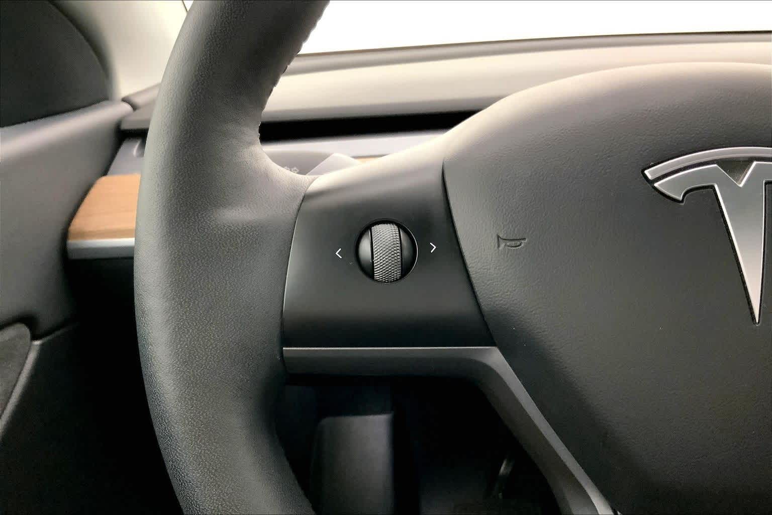 Thumbnail: 2022 Tesla Model Y - 24