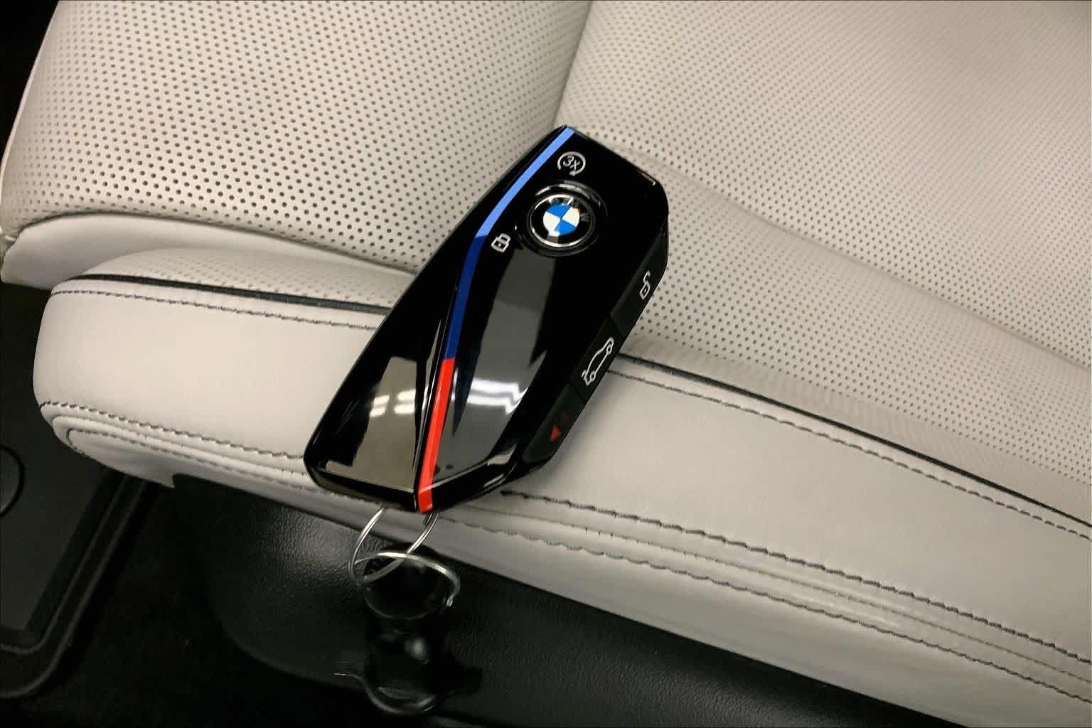 Thumbnail: 2026 BMW M5 - 19