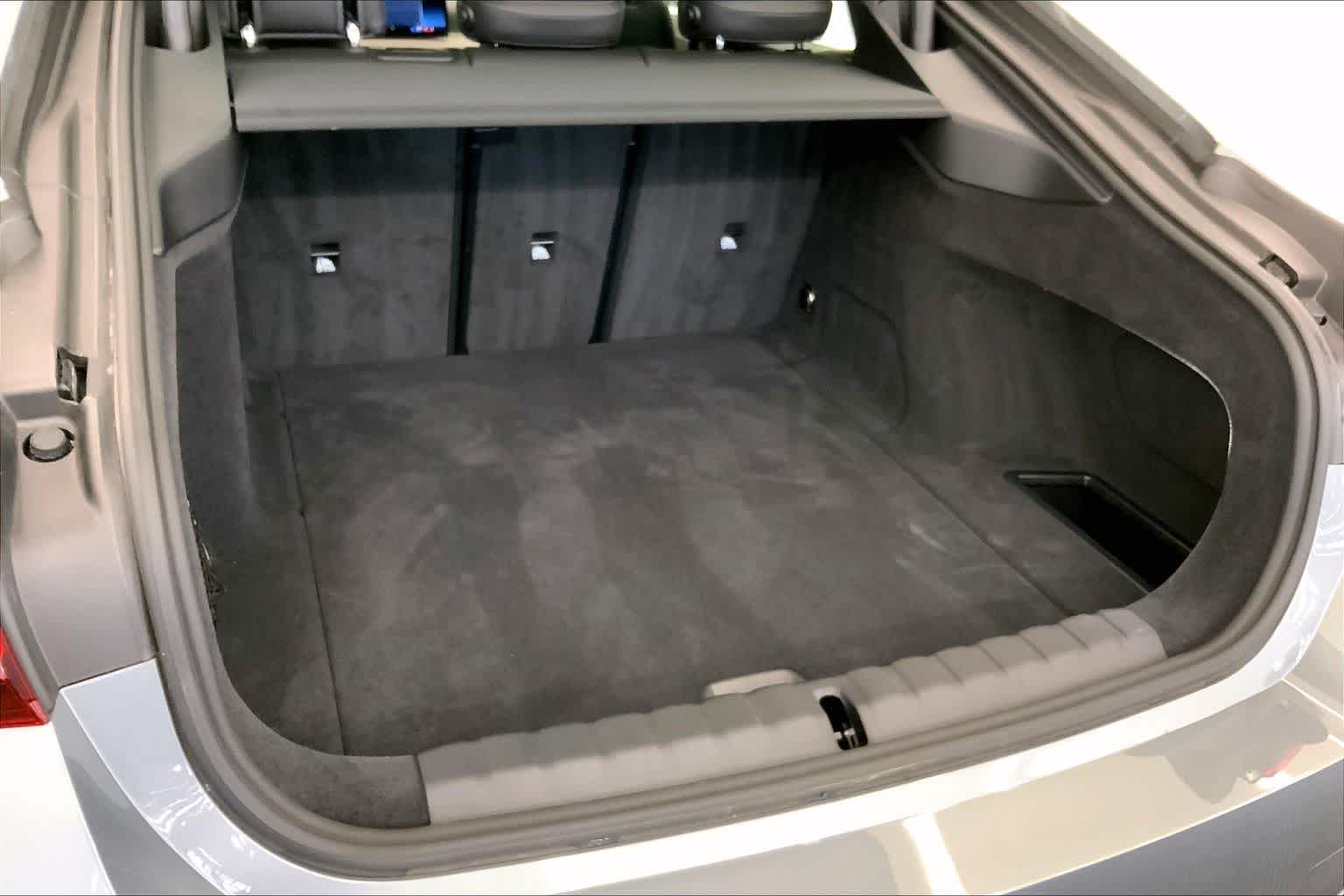 Thumbnail: 2025 BMW i4 - 18