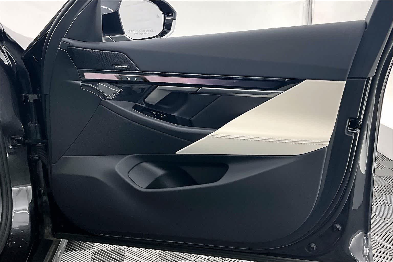 Thumbnail: 2026 BMW 5 Series - 28