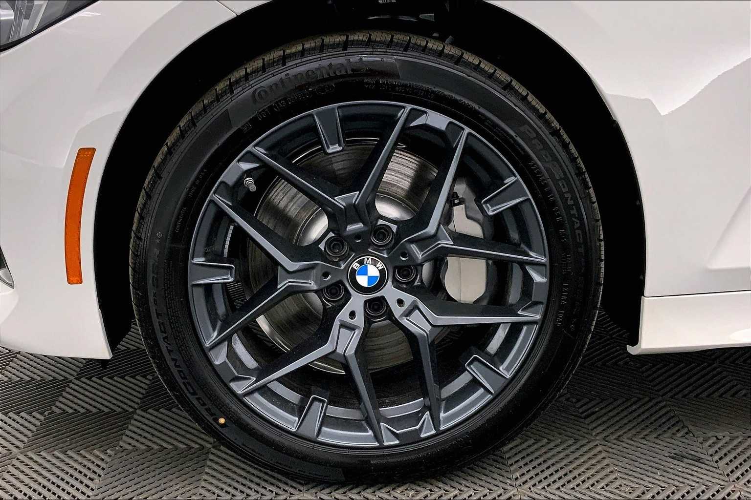 Thumbnail: 2025 BMW 3 Series - 8